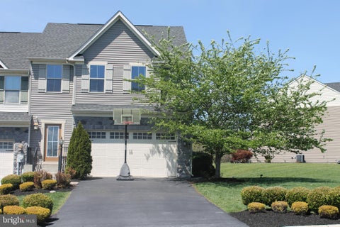 Townhouse For Sale - 4018 Secretariat Street<br/> HARRISBURG, PA 17112