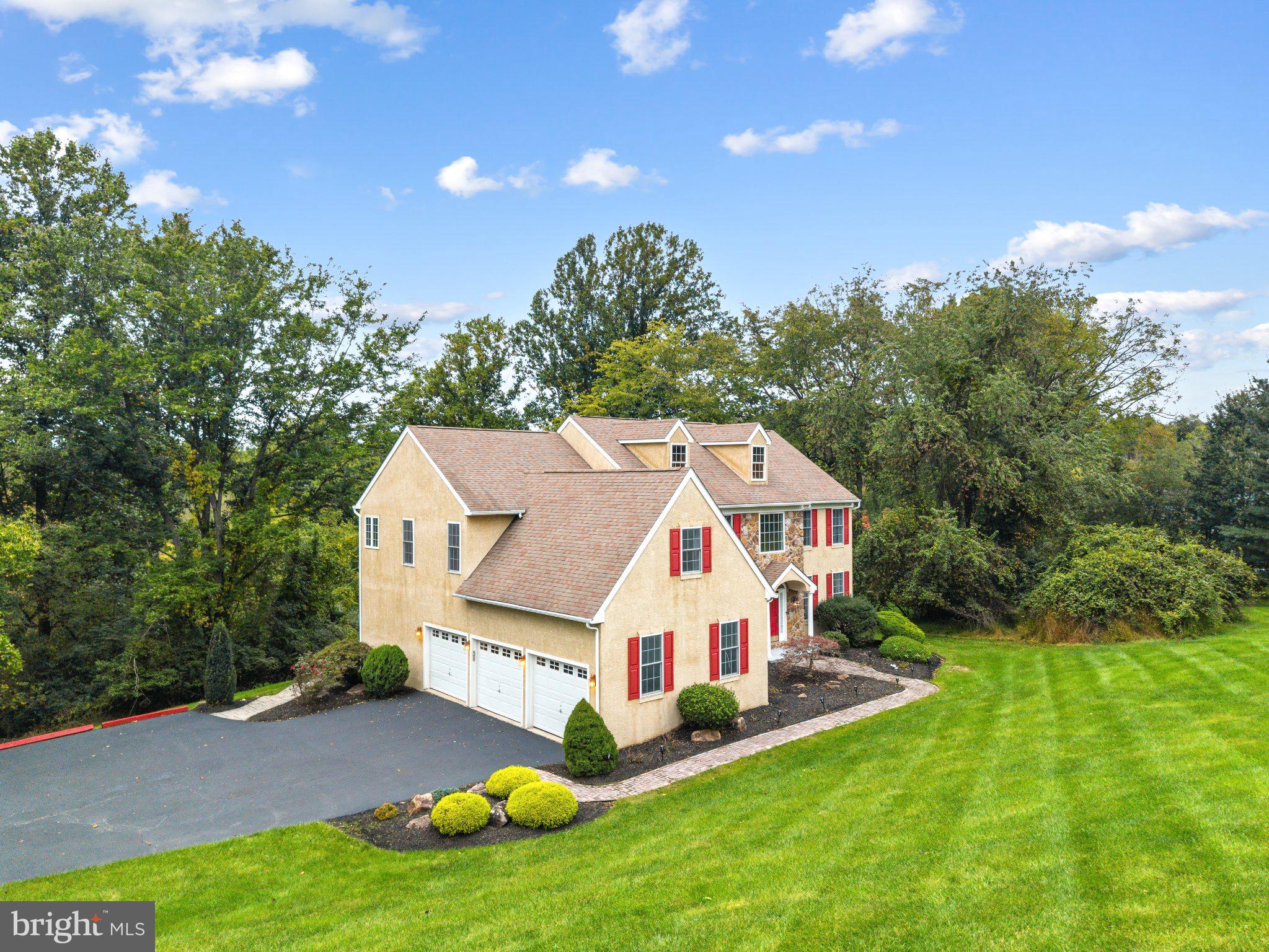 904 VICTORIA COURT