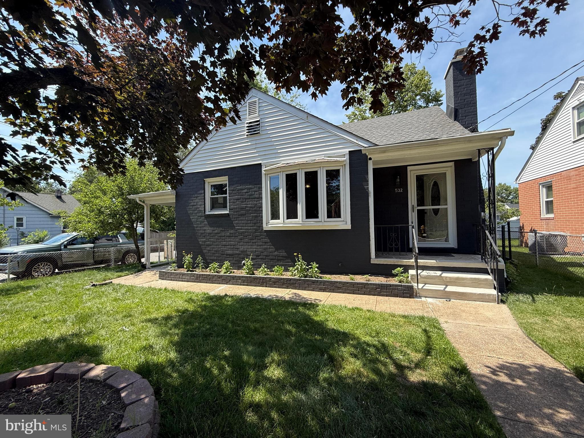 532 STEWART AVENUE