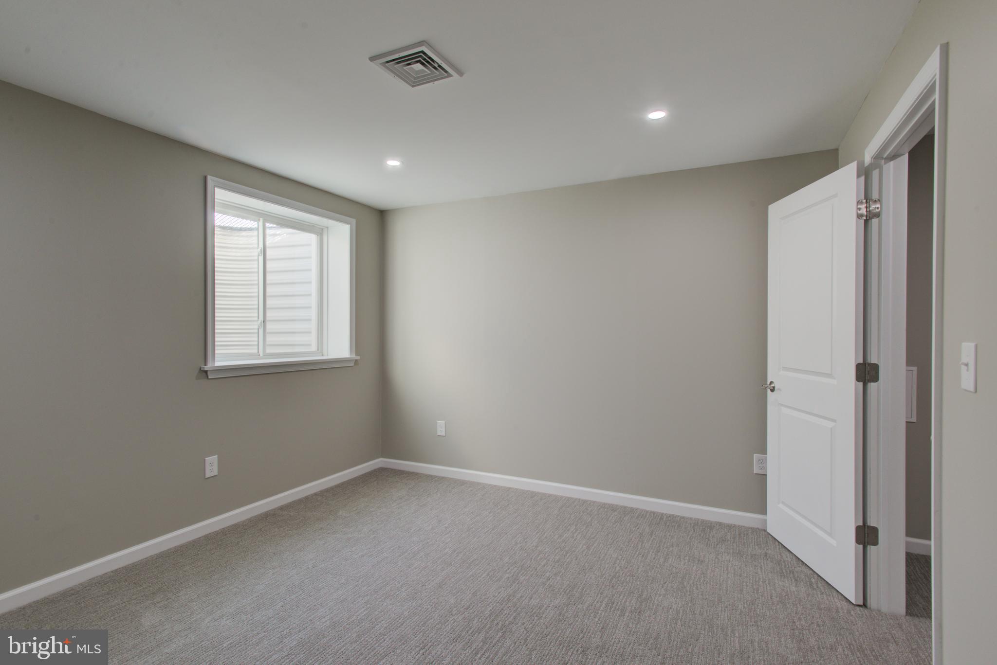 CEDAR HOLLOW - Residential