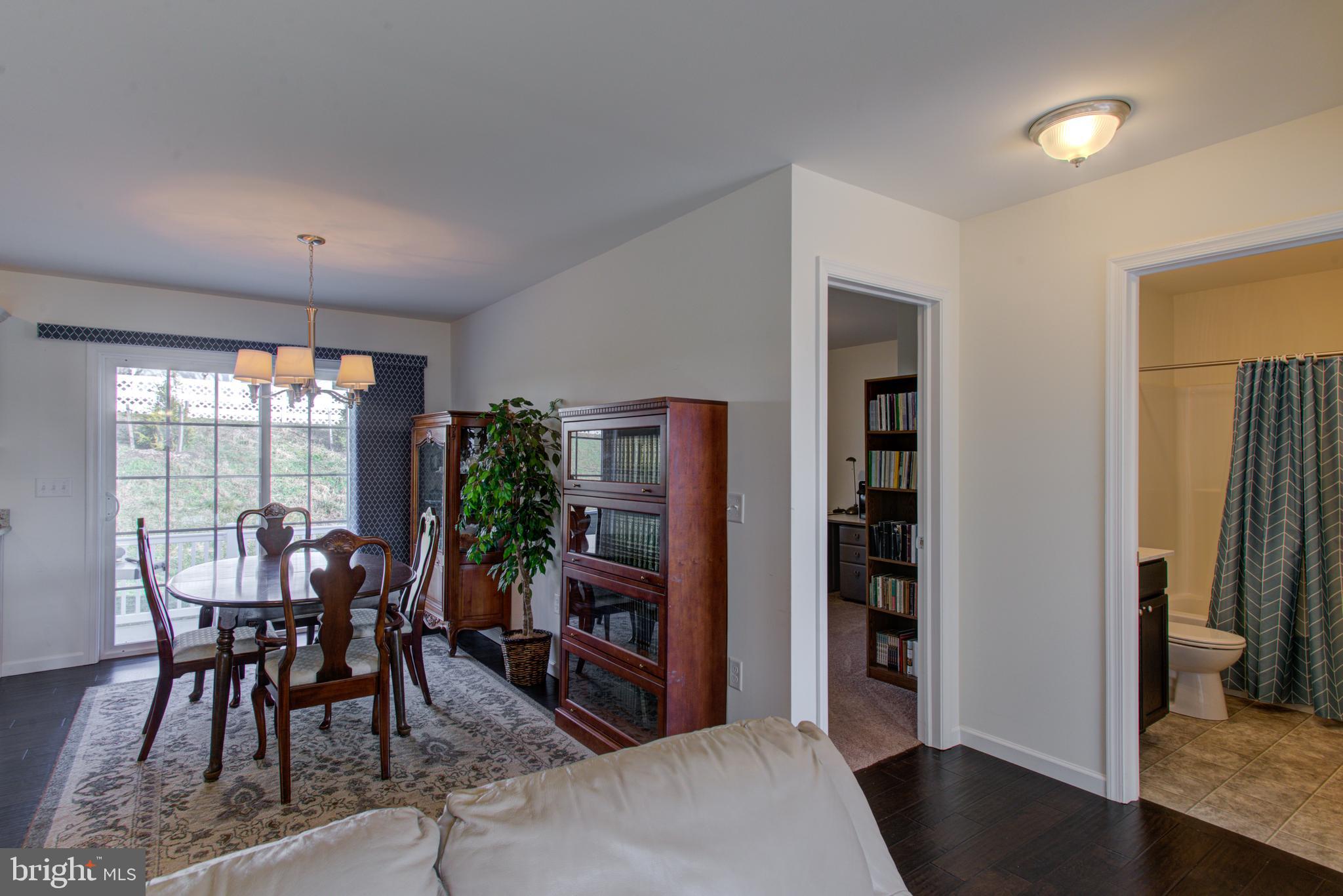 CEDAR HOLLOW - Residential