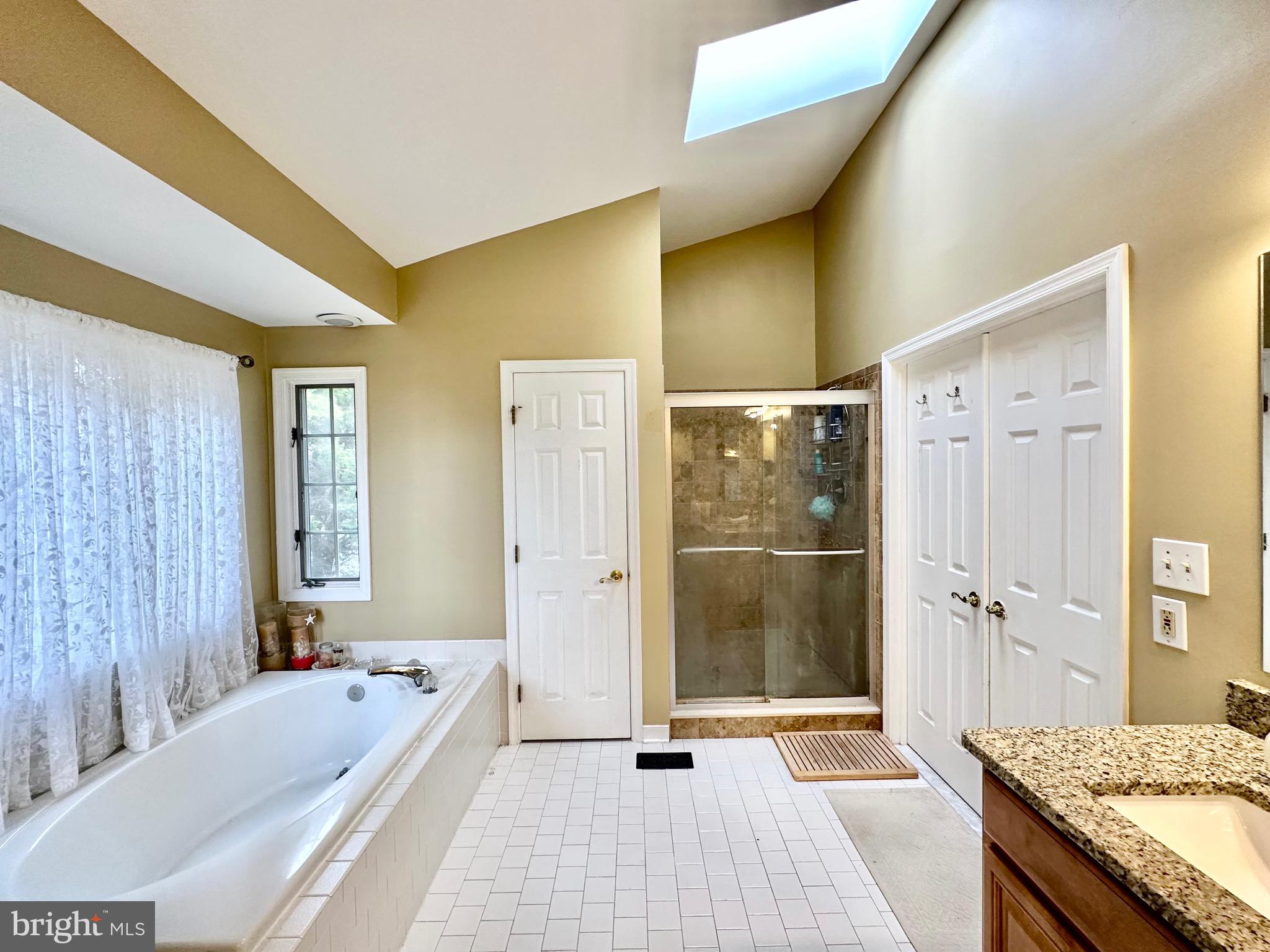 OVERVIEW MANOR - Residential