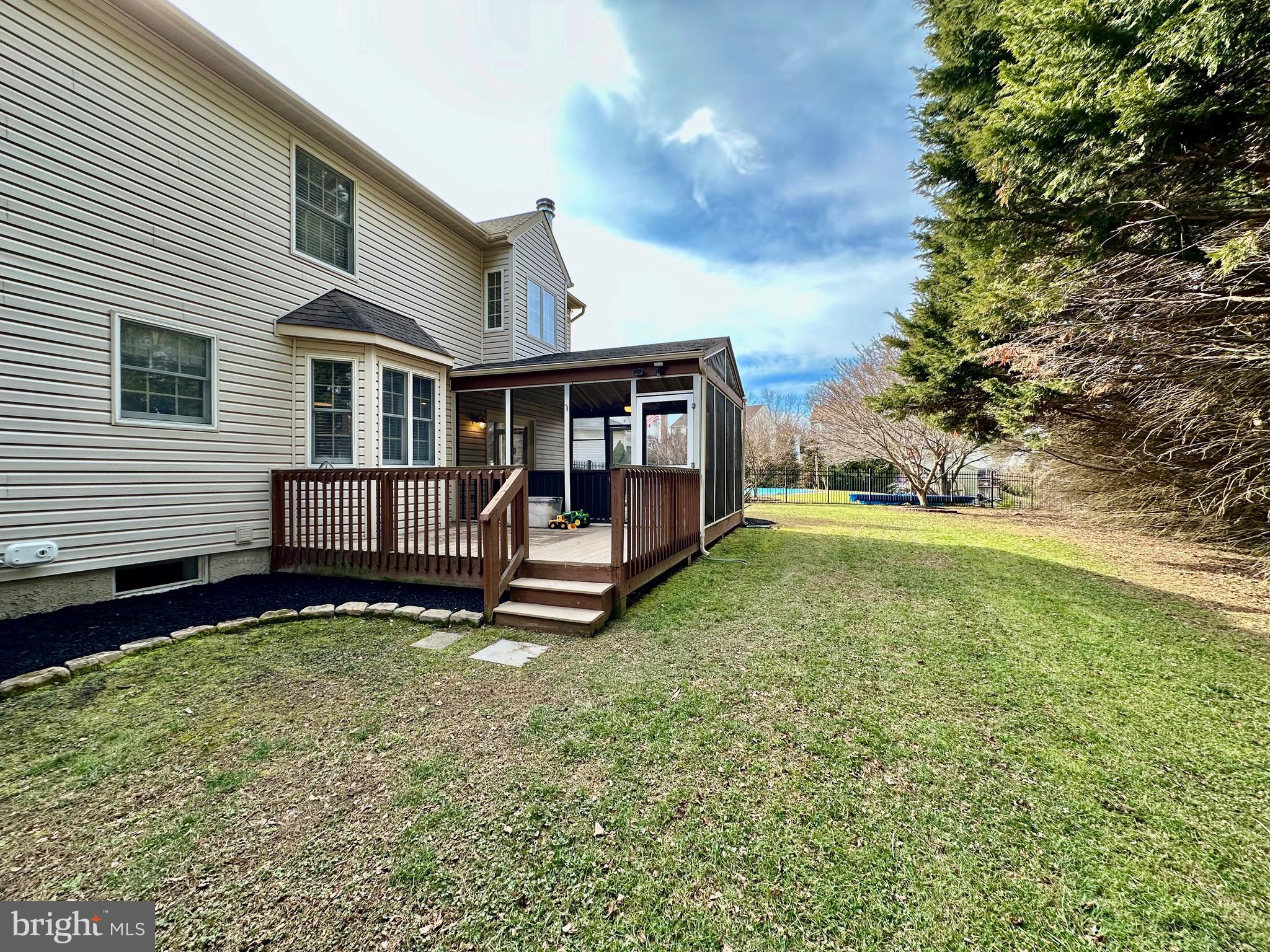 OVERVIEW MANOR - Residential