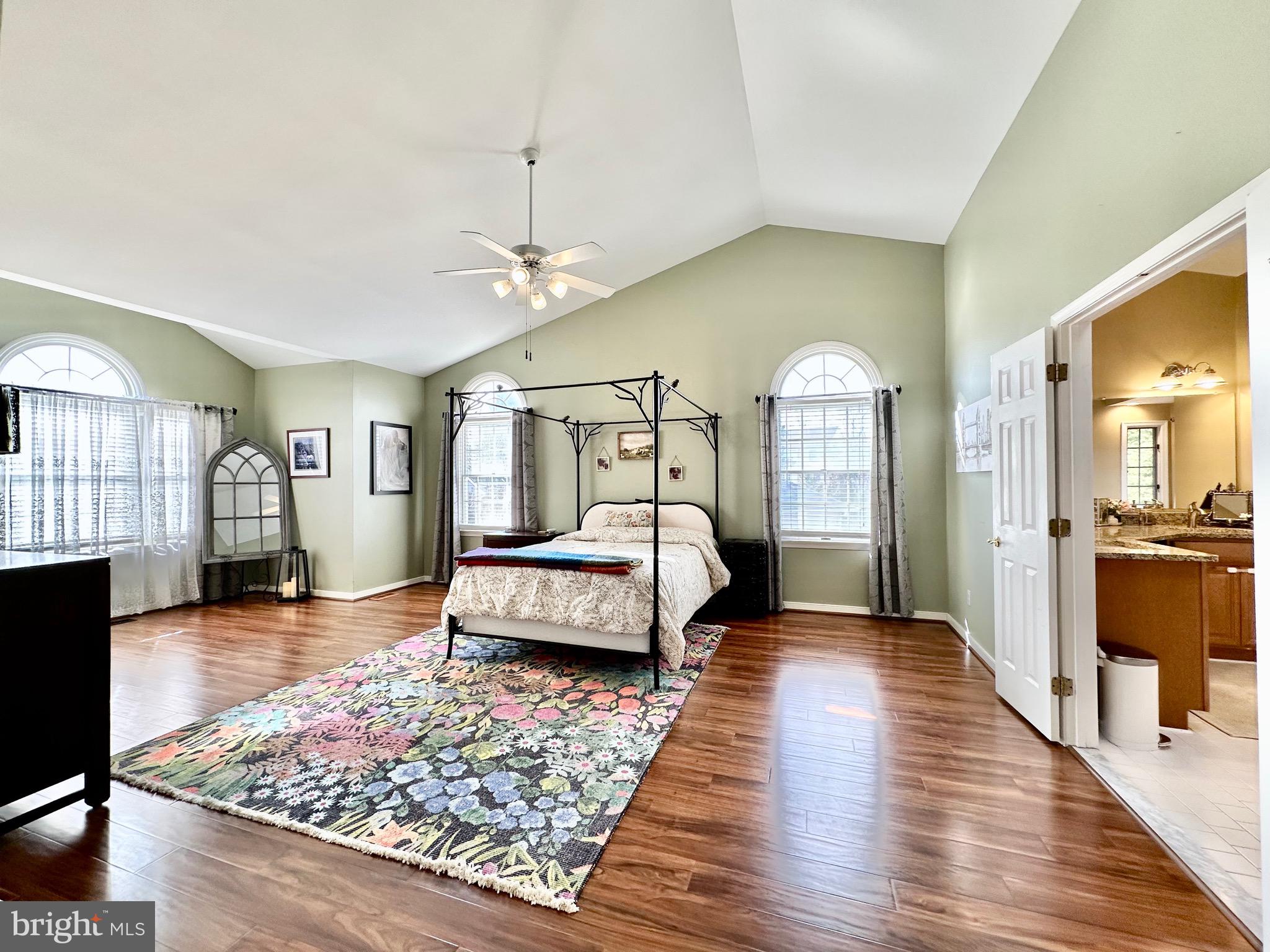 OVERVIEW MANOR - Residential