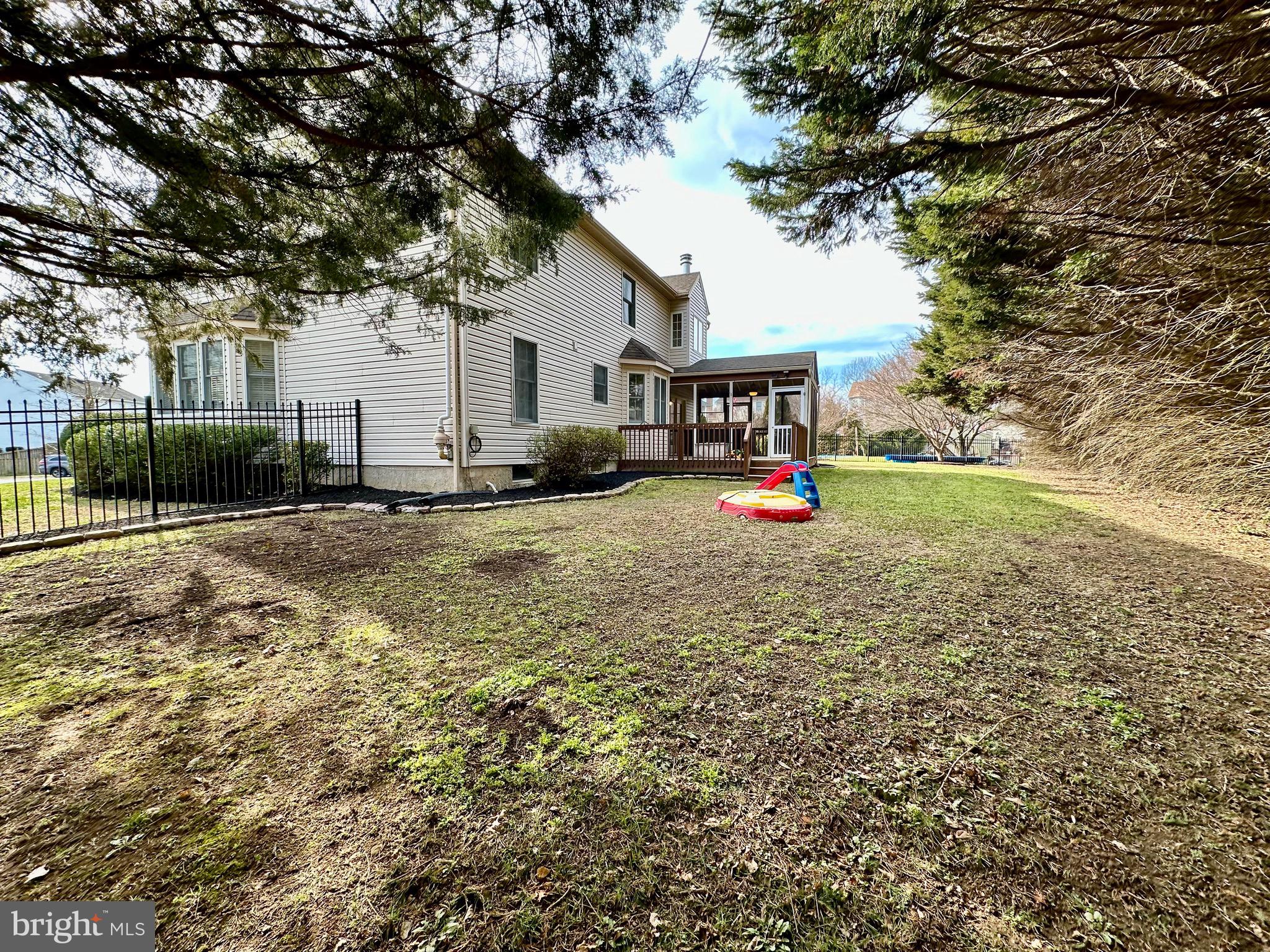 OVERVIEW MANOR - Residential