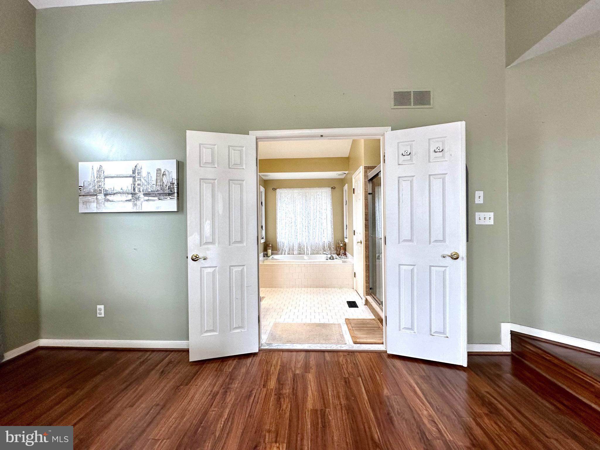 OVERVIEW MANOR - Residential