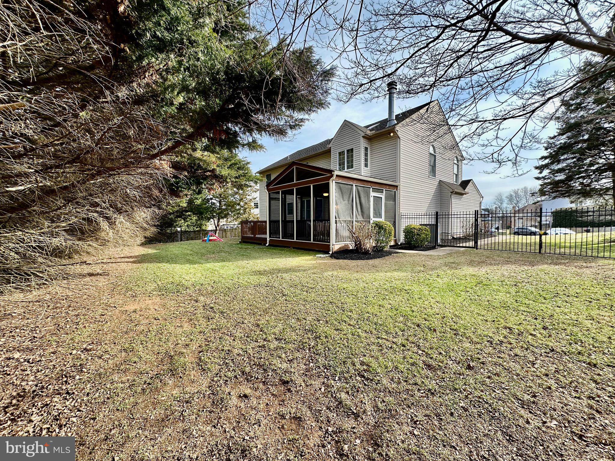 OVERVIEW MANOR - Residential