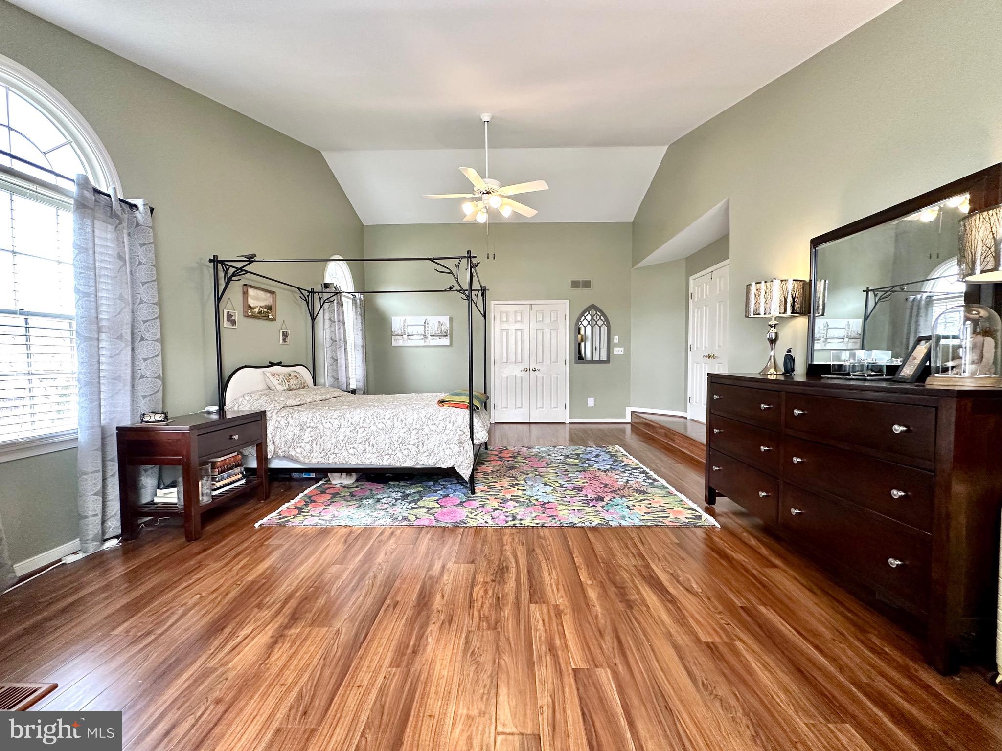 OVERVIEW MANOR - Residential