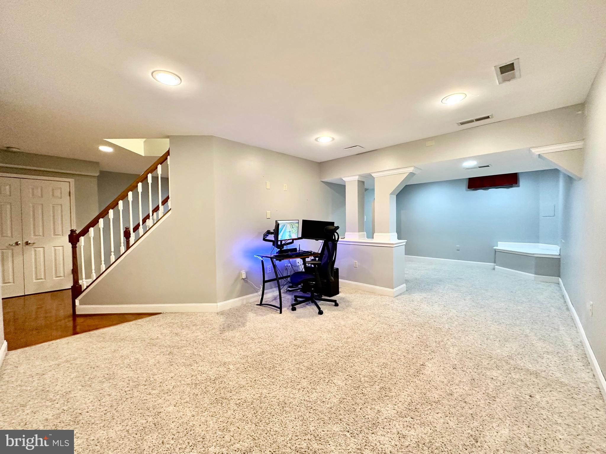 OVERVIEW MANOR - Residential