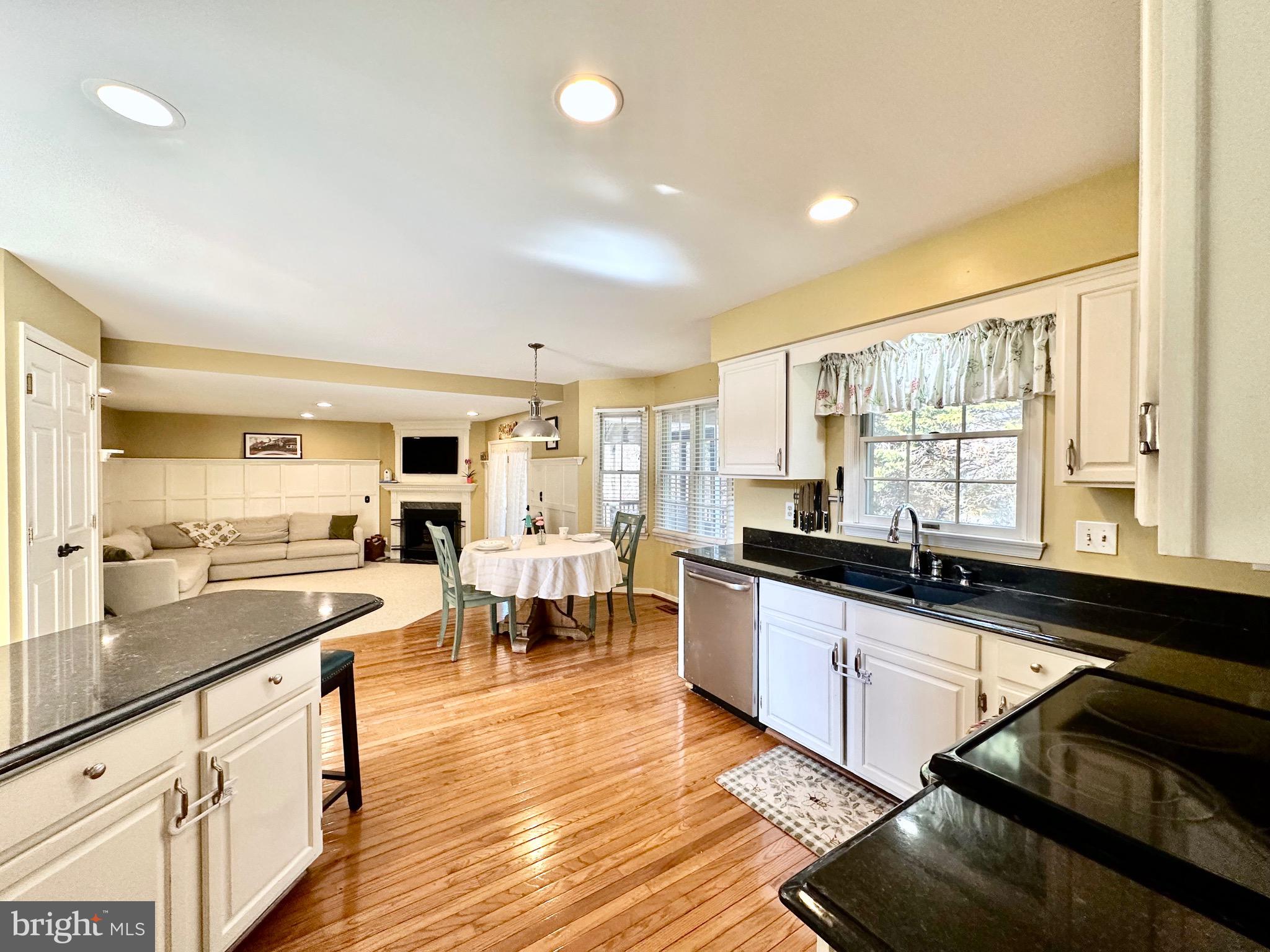 OVERVIEW MANOR - Residential