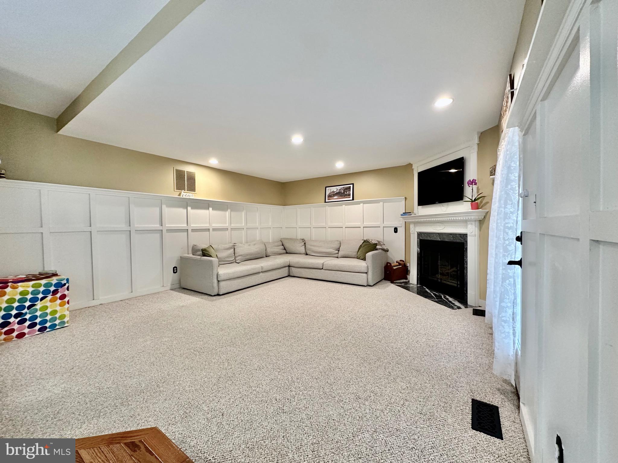 OVERVIEW MANOR - Residential