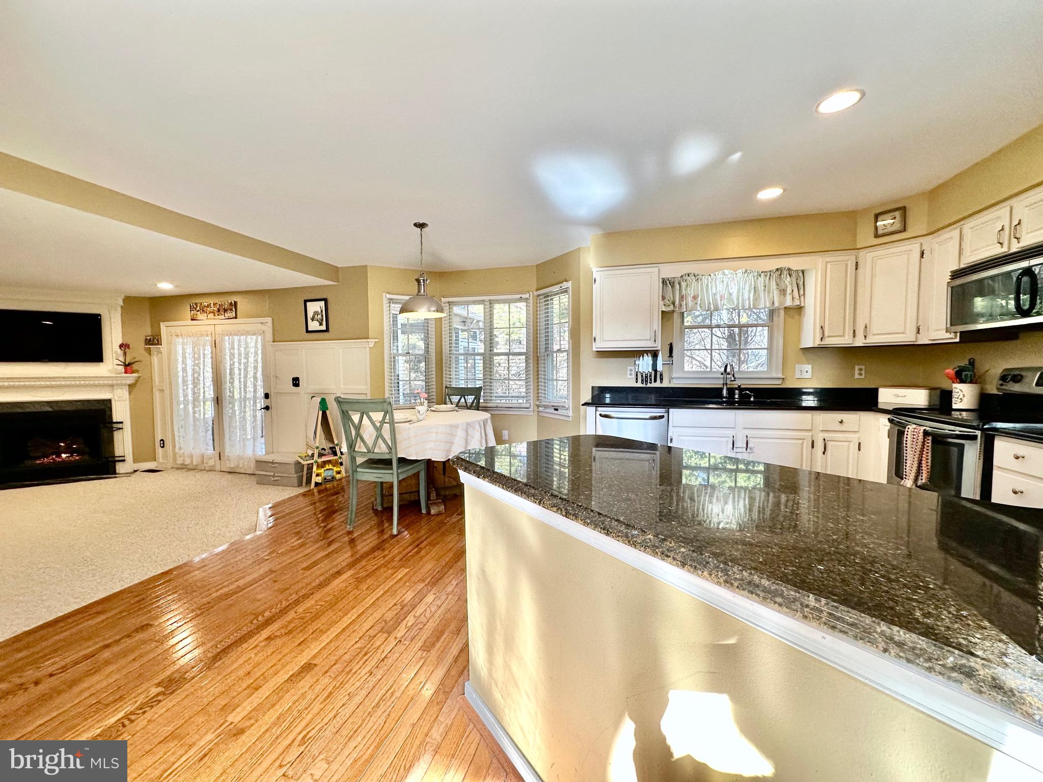 OVERVIEW MANOR - Residential