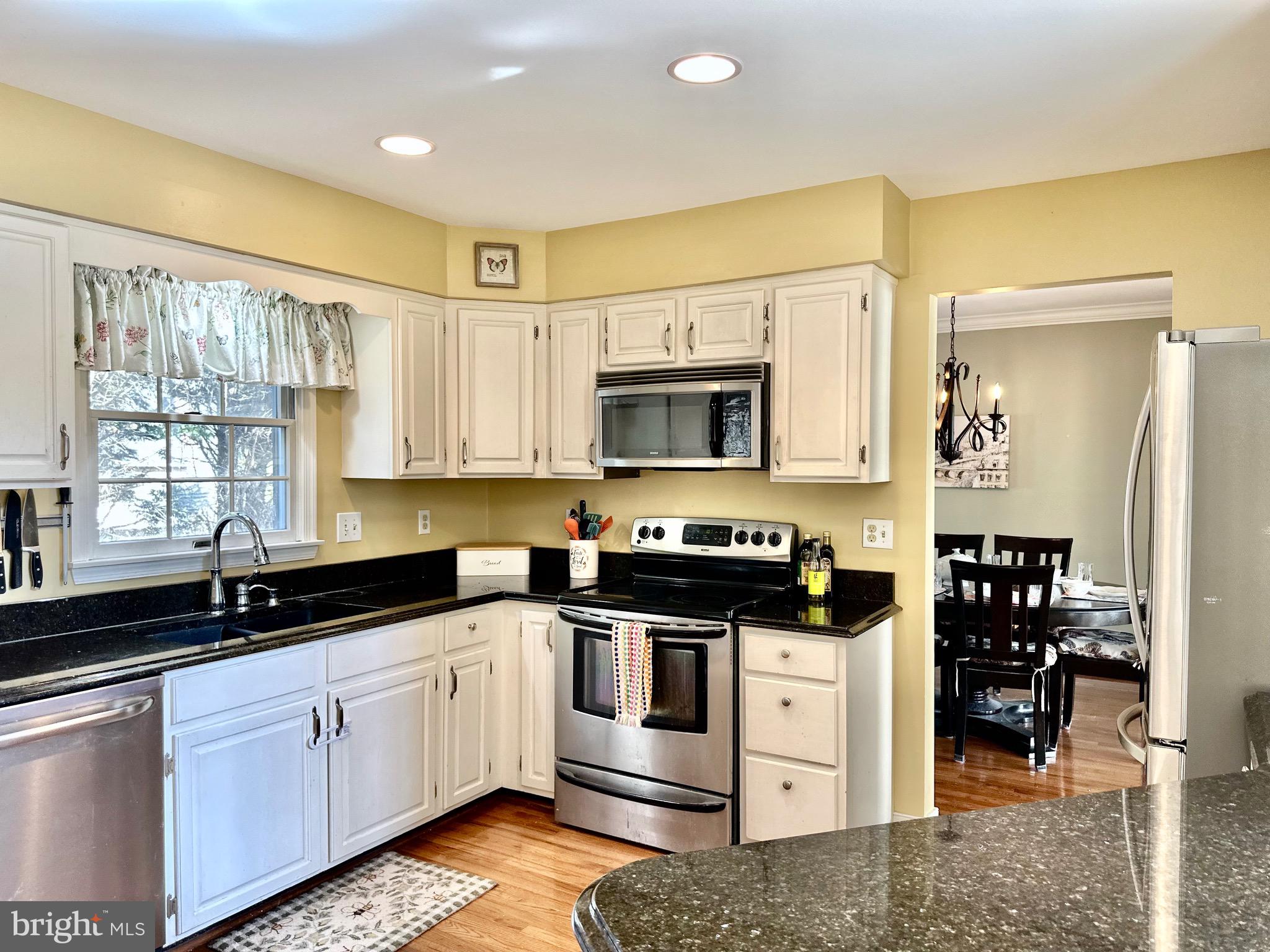 OVERVIEW MANOR - Residential