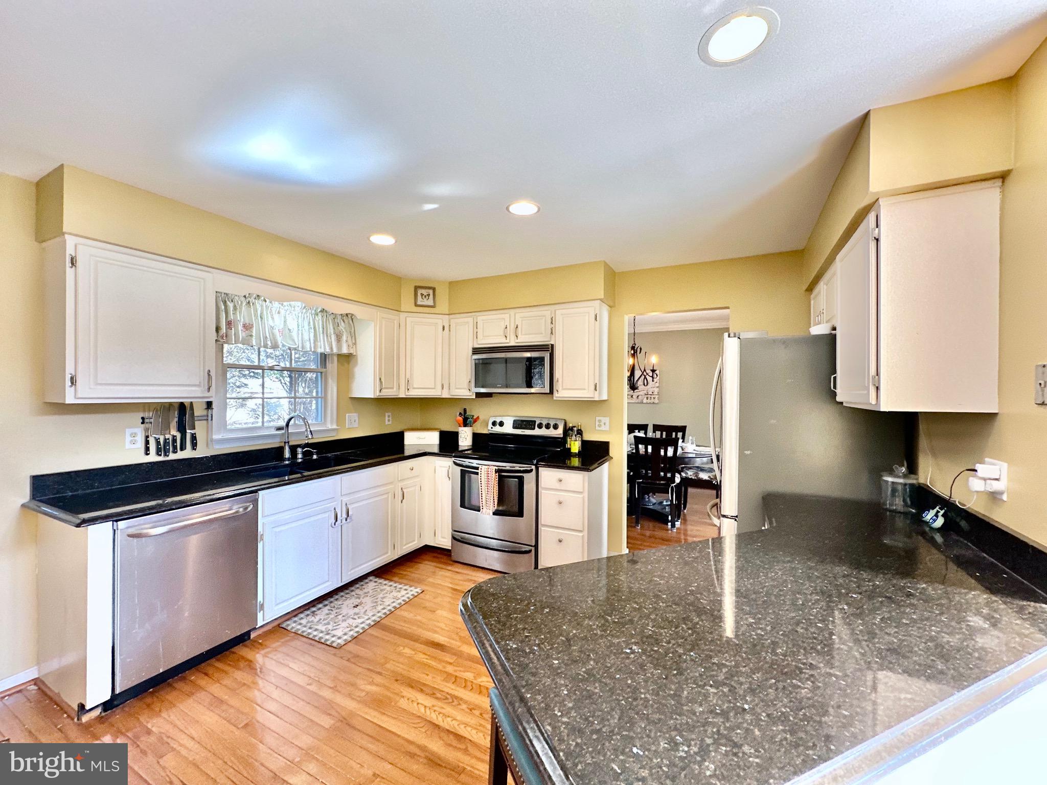 OVERVIEW MANOR - Residential