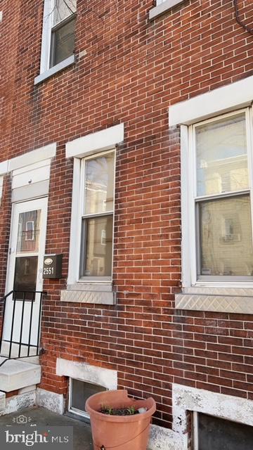 EAST KENSINGTON - Residential