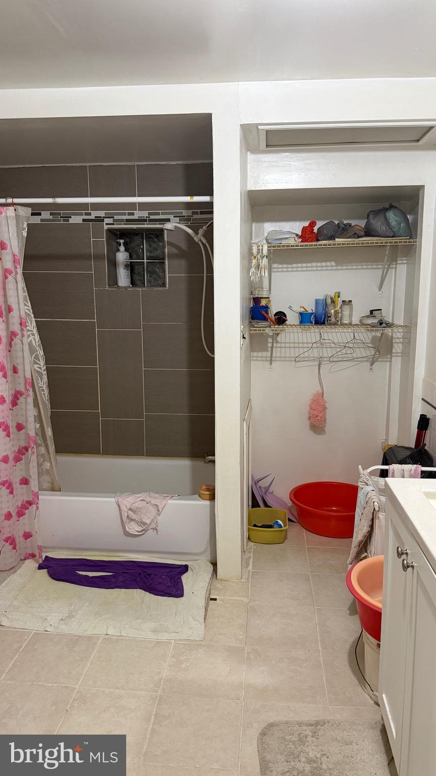 EAST KENSINGTON - Residential