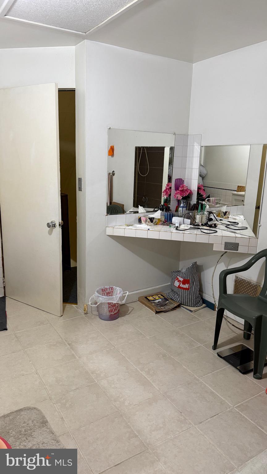 EAST KENSINGTON - Residential