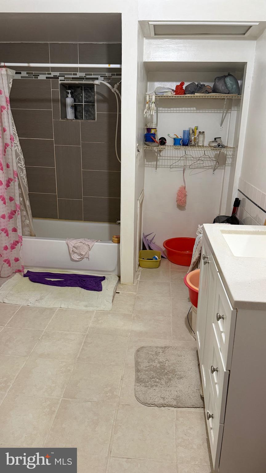 EAST KENSINGTON - Residential