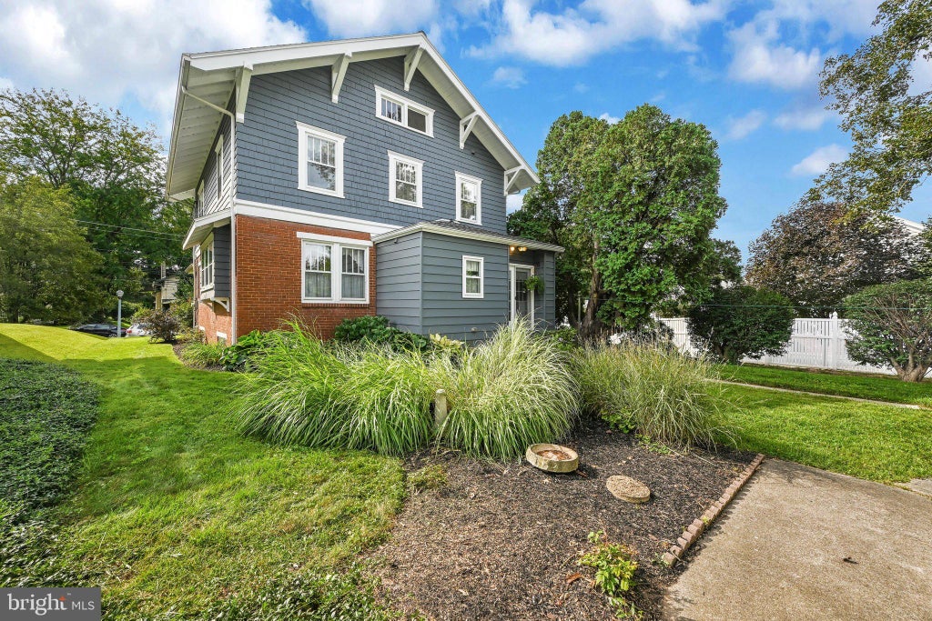 Photo of 221 E Areba Avenue, HERSHEY, PA 17033 (MLS # PADA2063740)