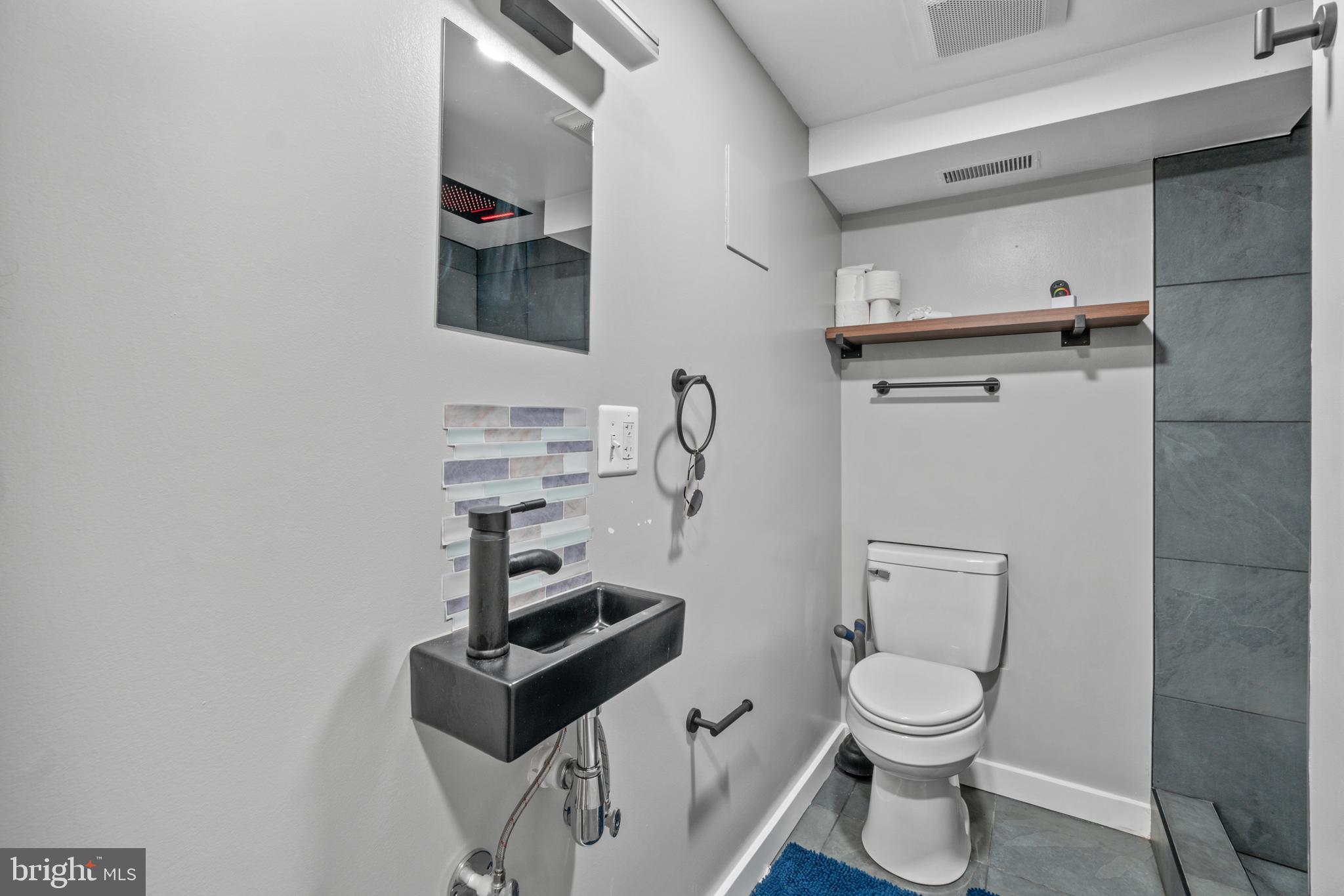 CATONSVILLE MANOR - Residential