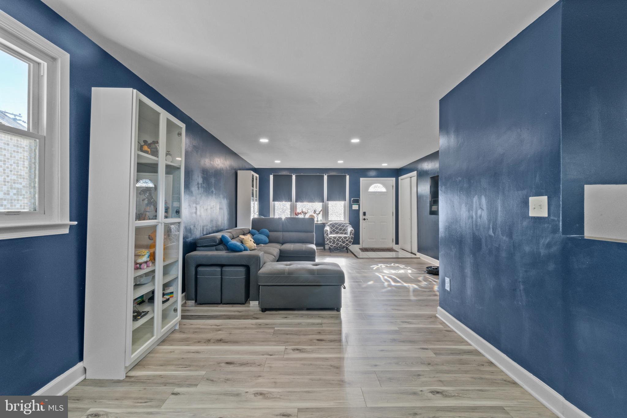 CATONSVILLE MANOR - Residential