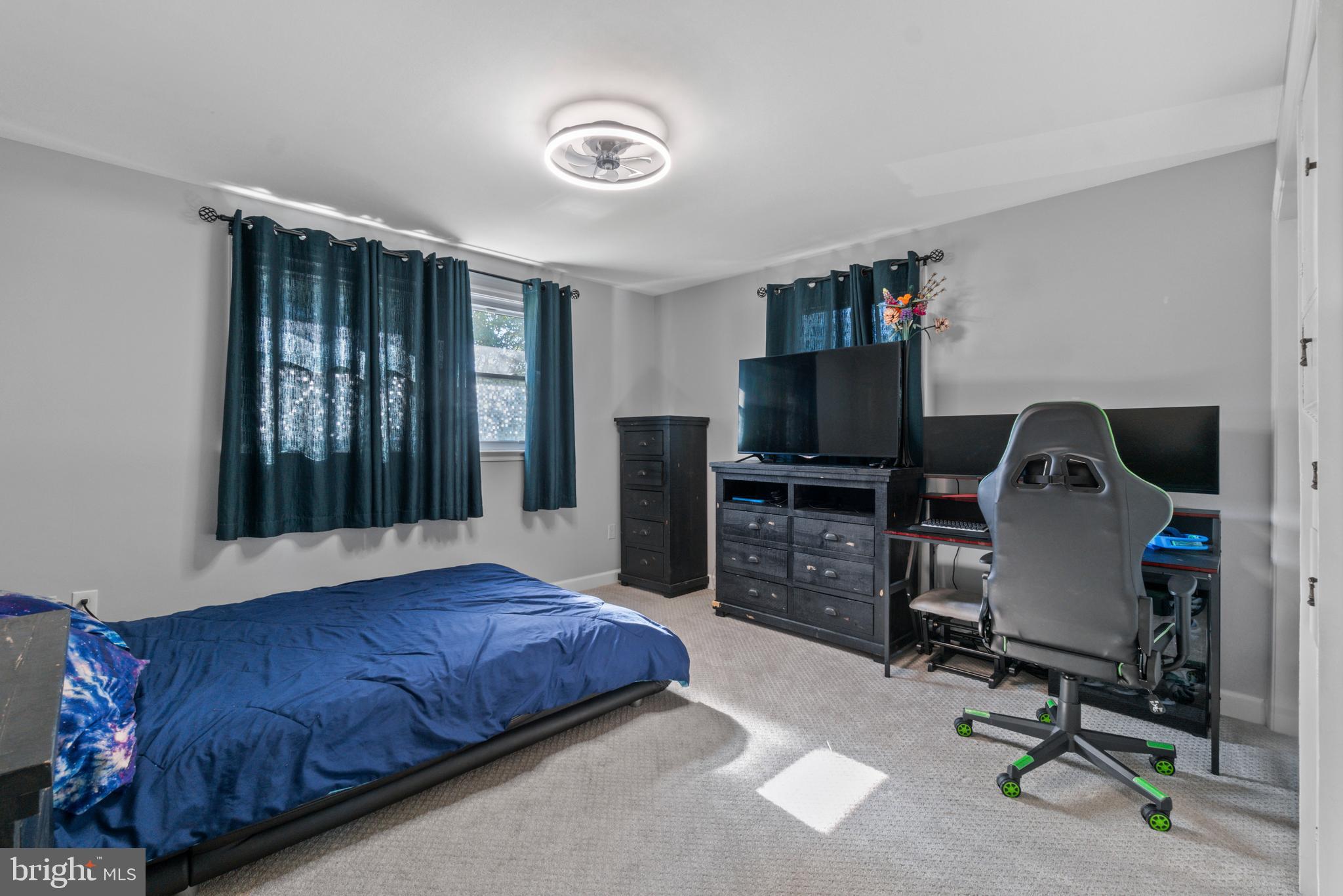 CATONSVILLE MANOR - Residential