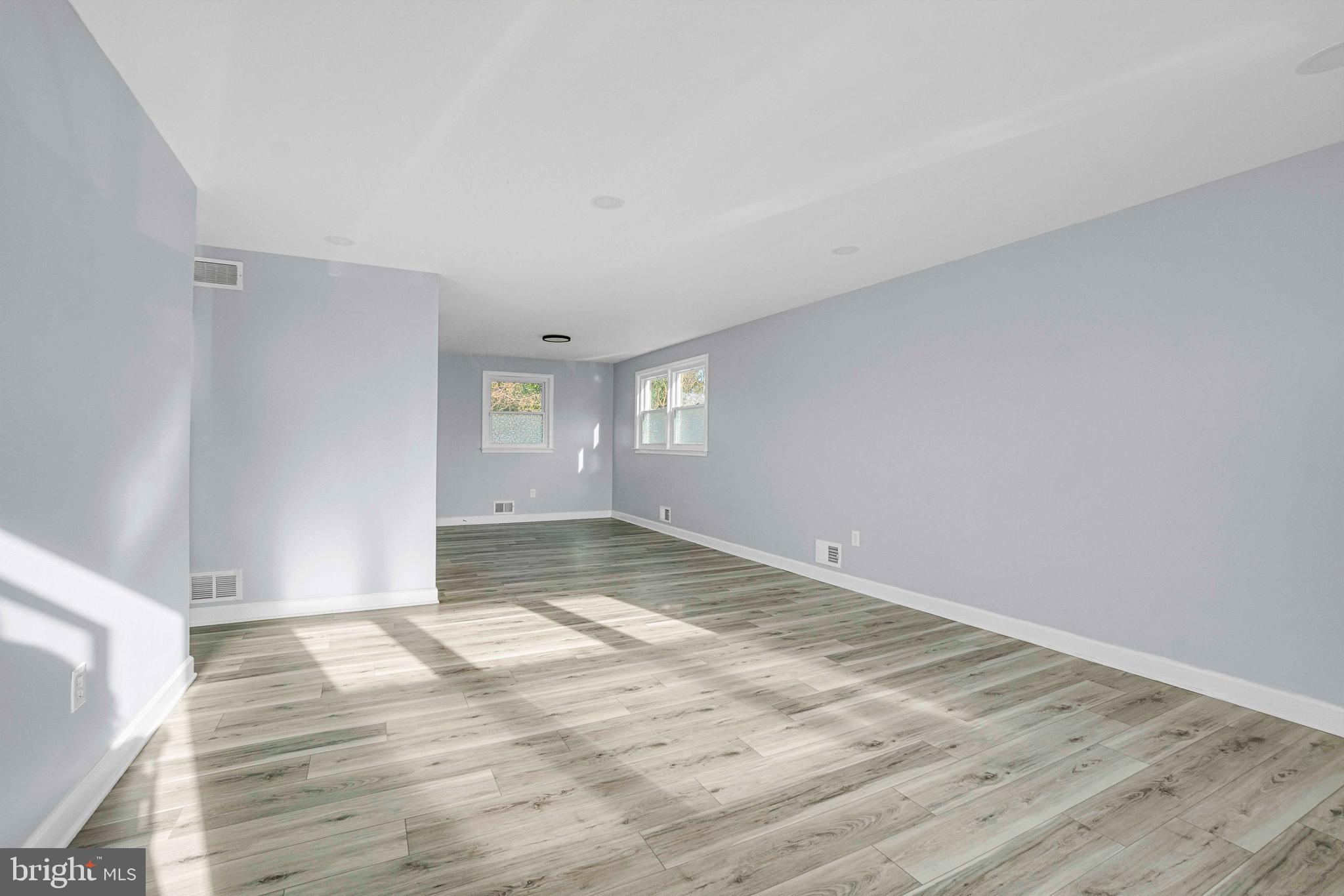 CATONSVILLE MANOR - Residential