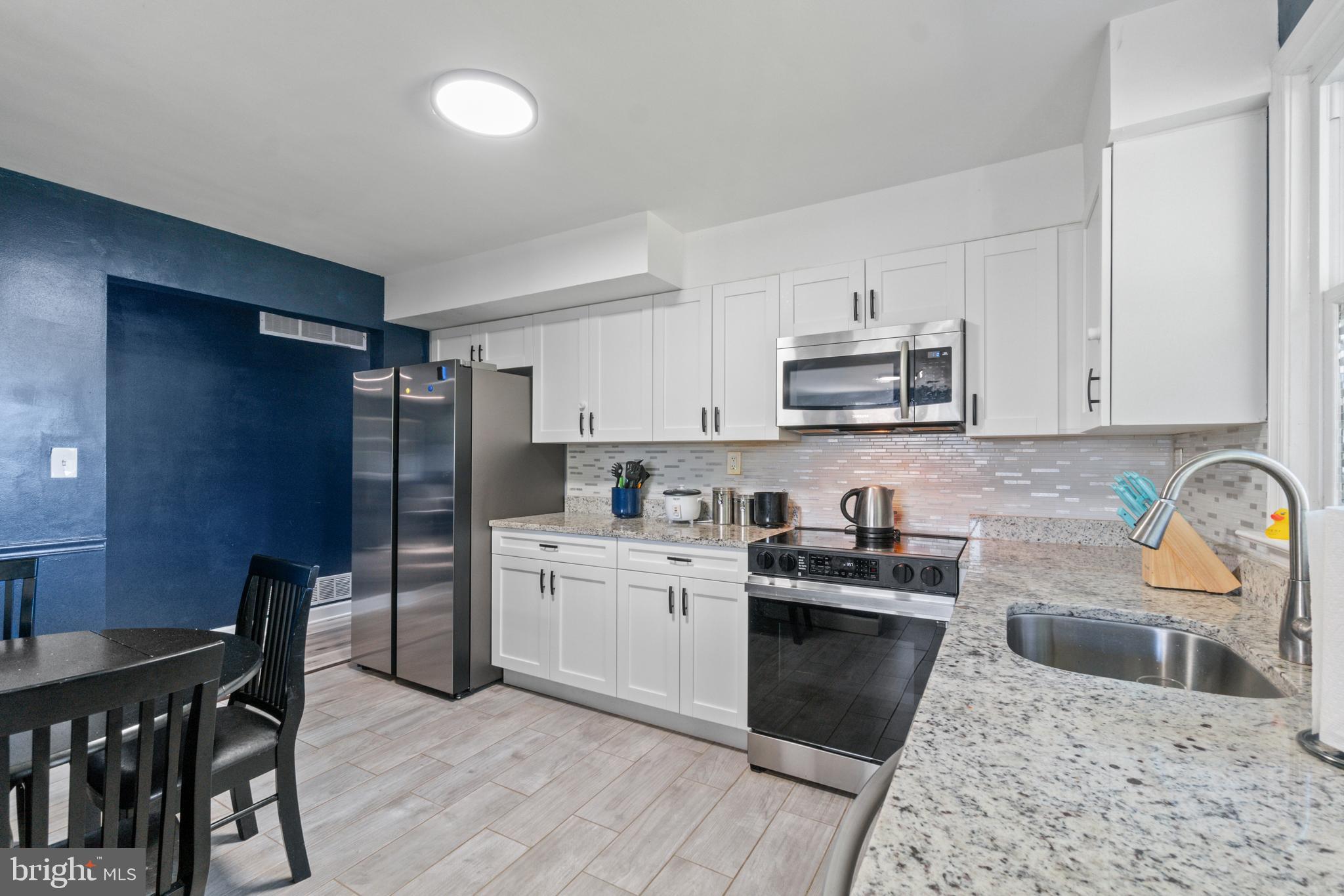 CATONSVILLE MANOR - Residential