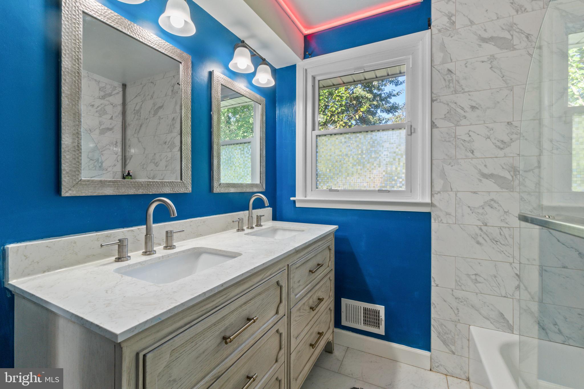 CATONSVILLE MANOR - Residential