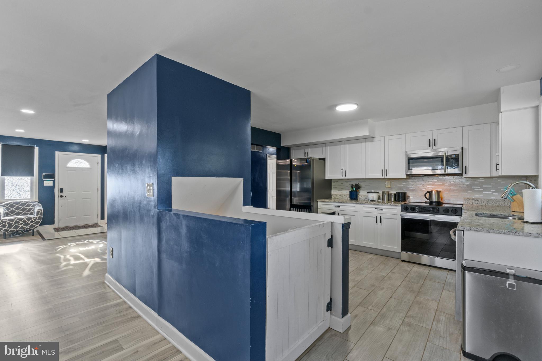 CATONSVILLE MANOR - Residential