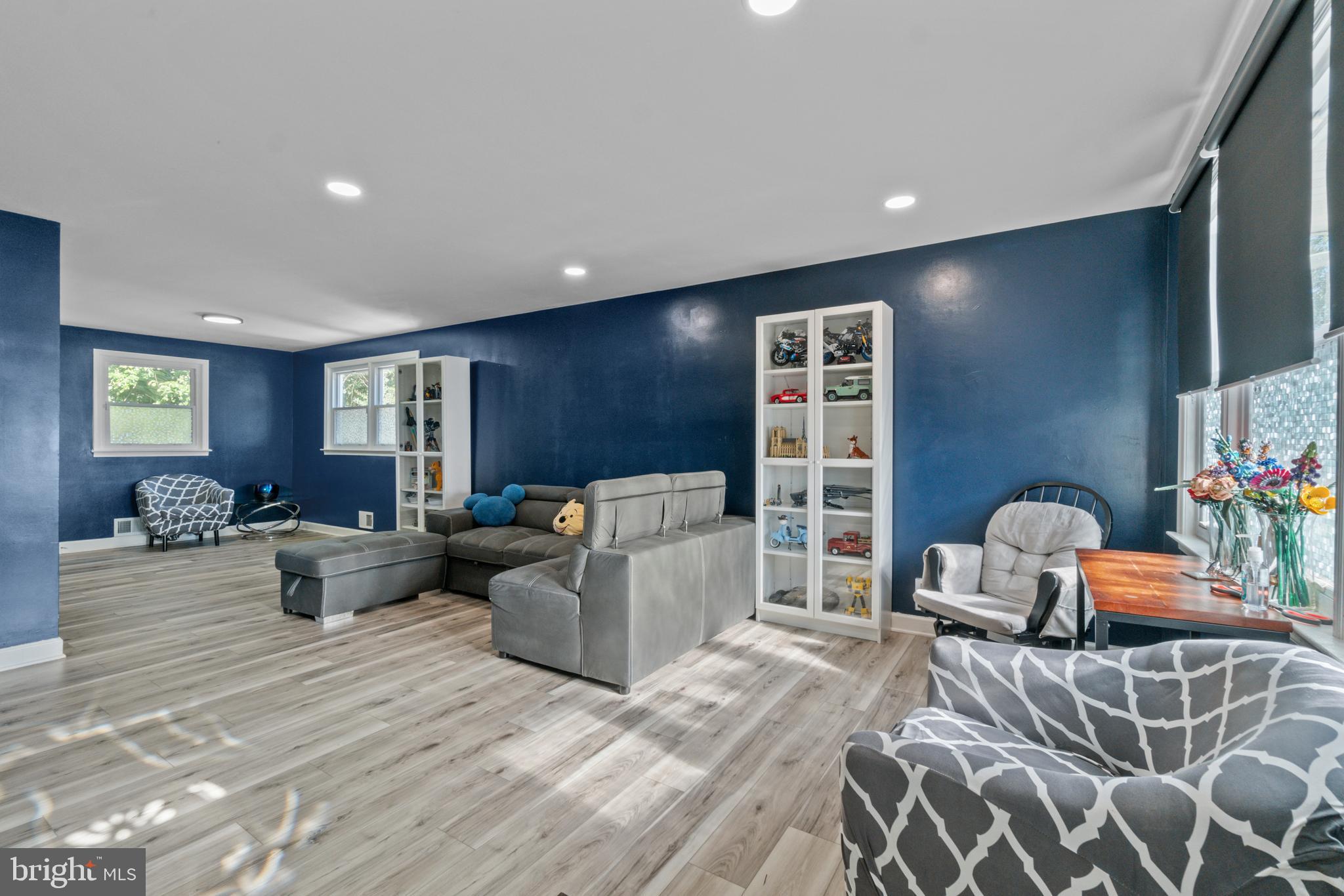 CATONSVILLE MANOR - Residential