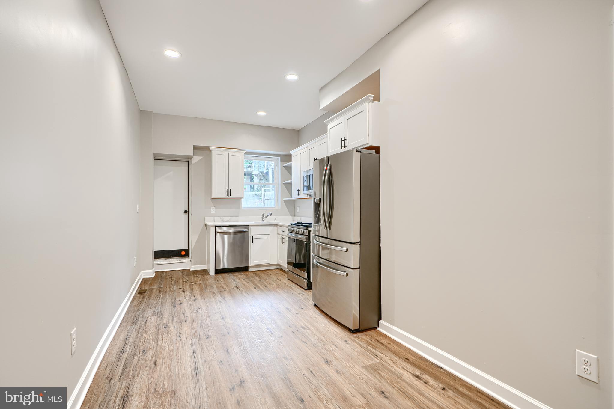 BROADWAY - Residential Lease