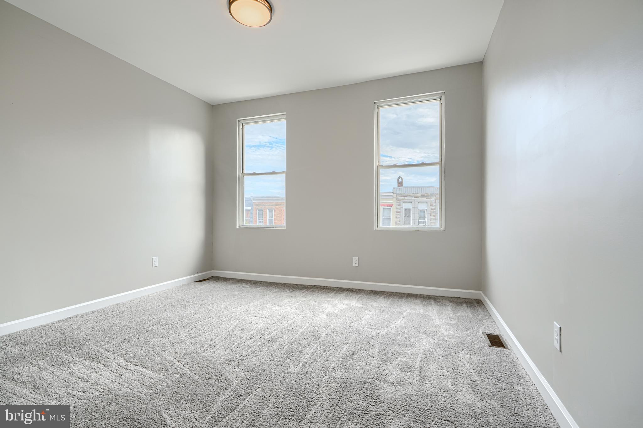 BROADWAY - Residential Lease