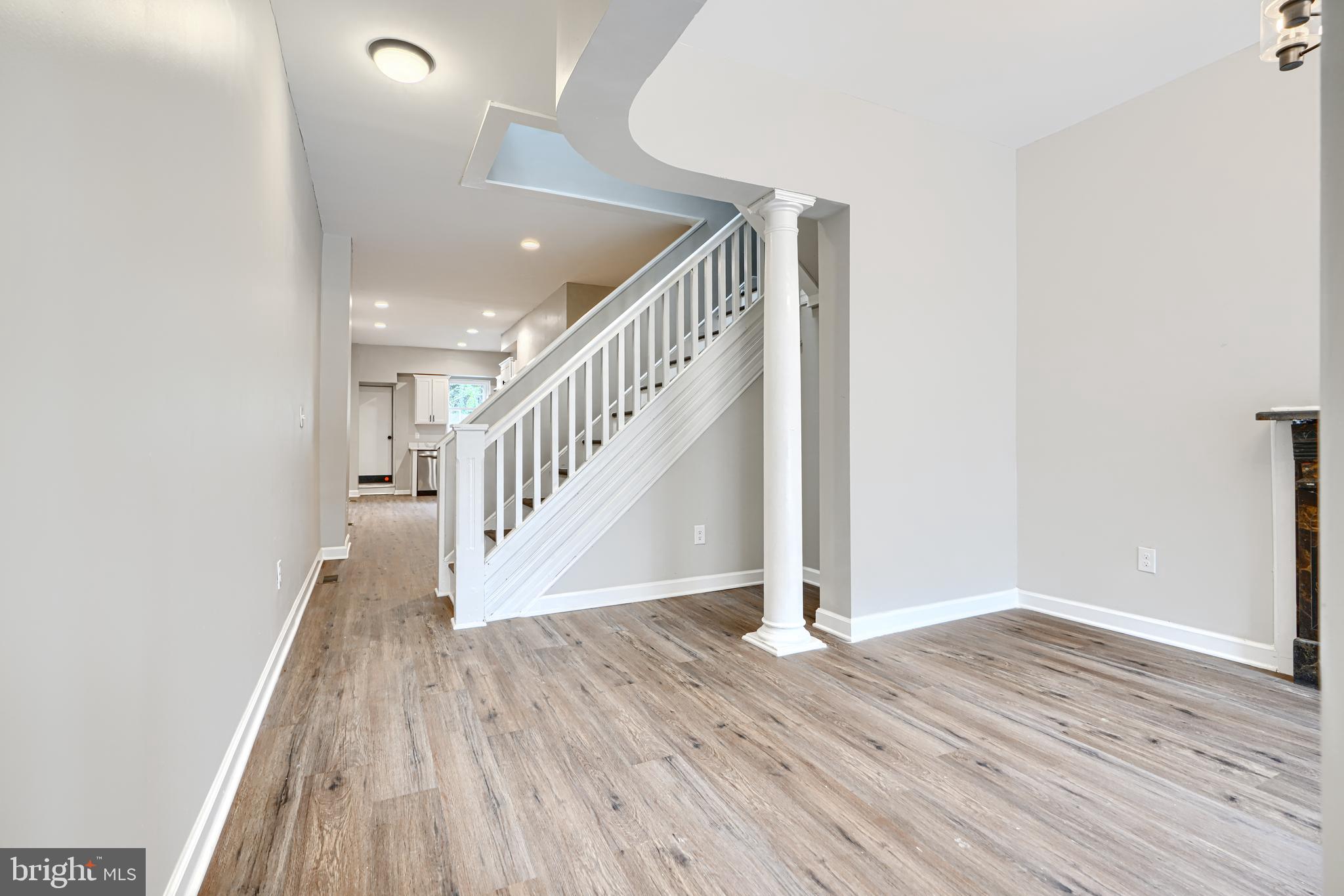 BROADWAY - Residential Lease