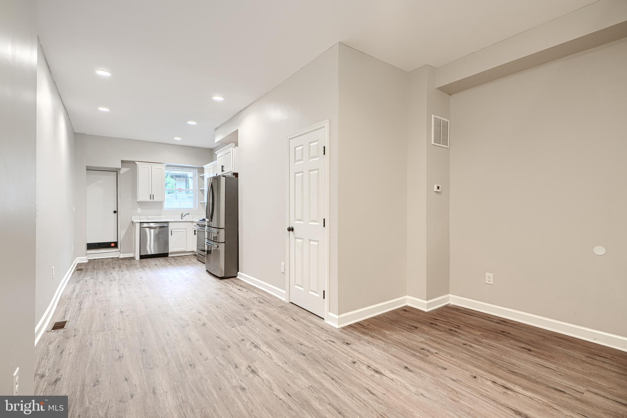 BROADWAY - Residential Lease