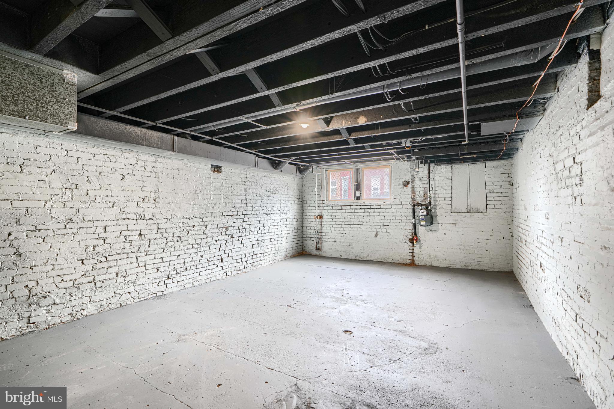 BROADWAY - Residential Lease