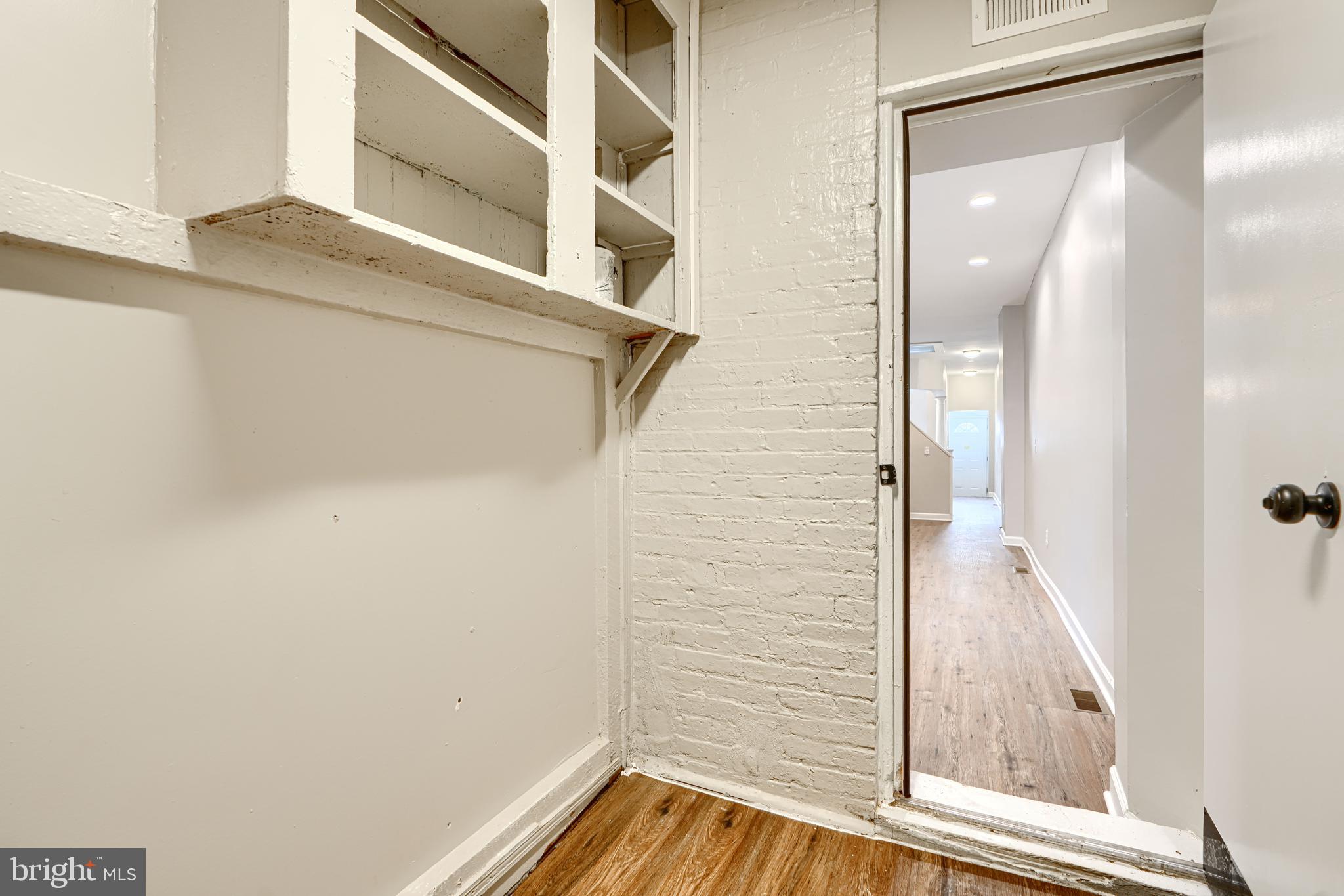 BROADWAY - Residential Lease