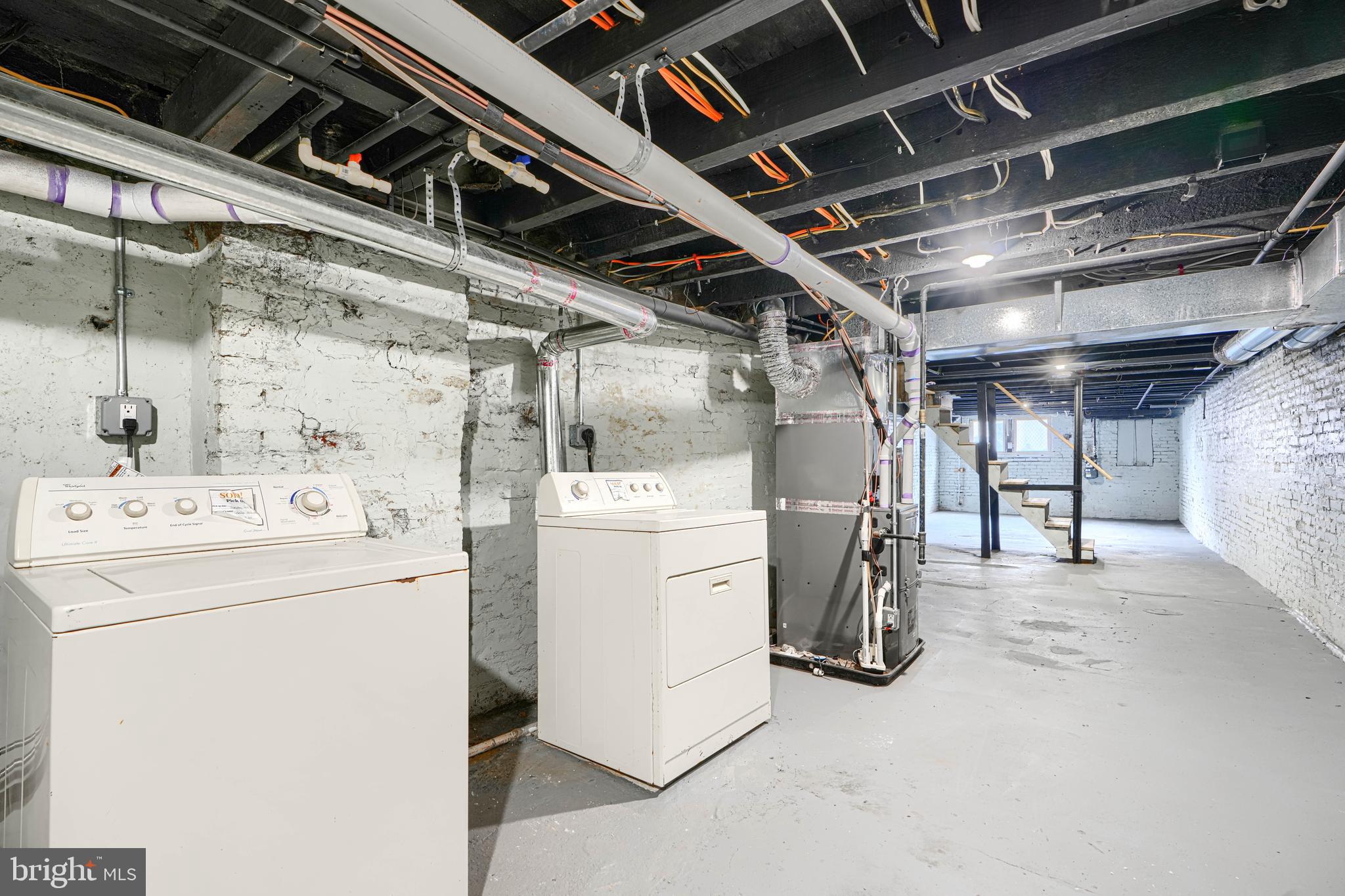 BROADWAY - Residential Lease