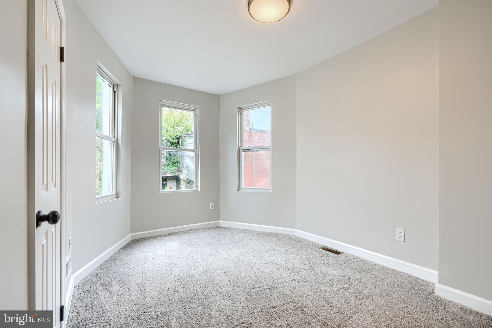 BROADWAY - Residential Lease