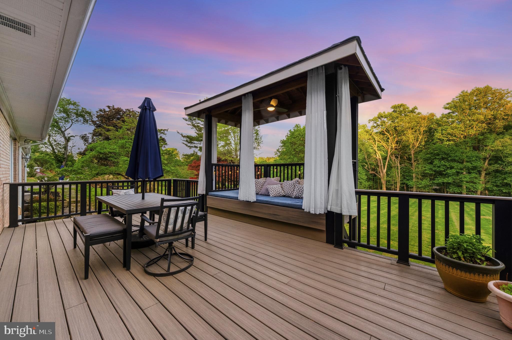 SPRING MEADOWS - Residential