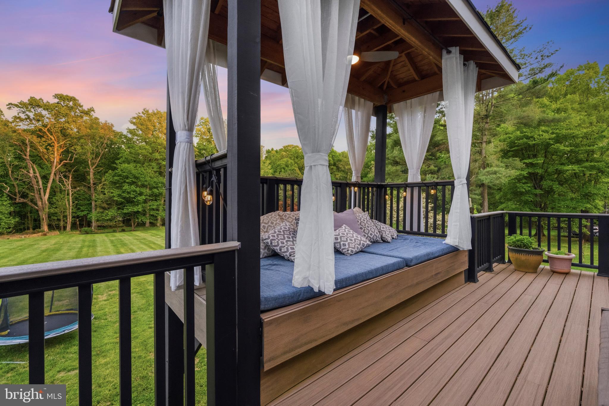 SPRING MEADOWS - Residential