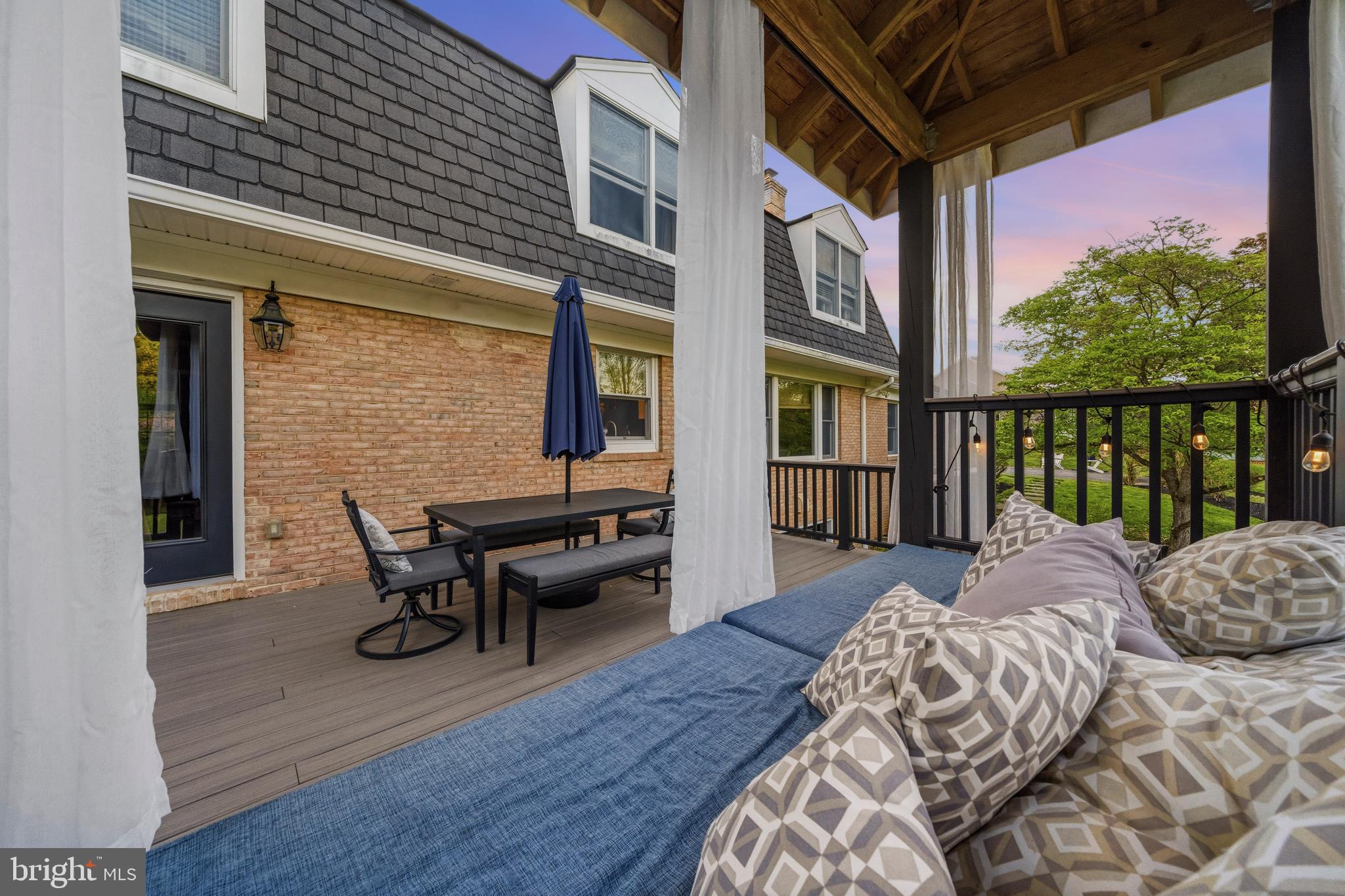 SPRING MEADOWS - Residential