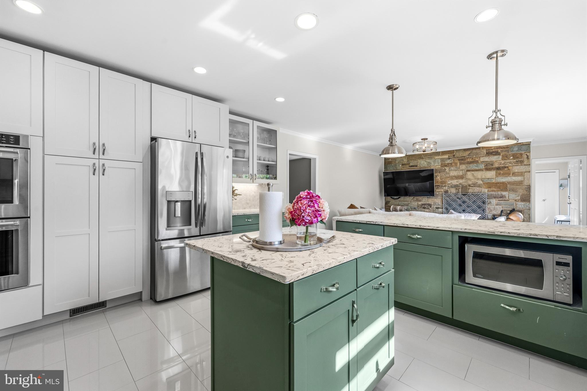 SPRING MEADOWS - Residential