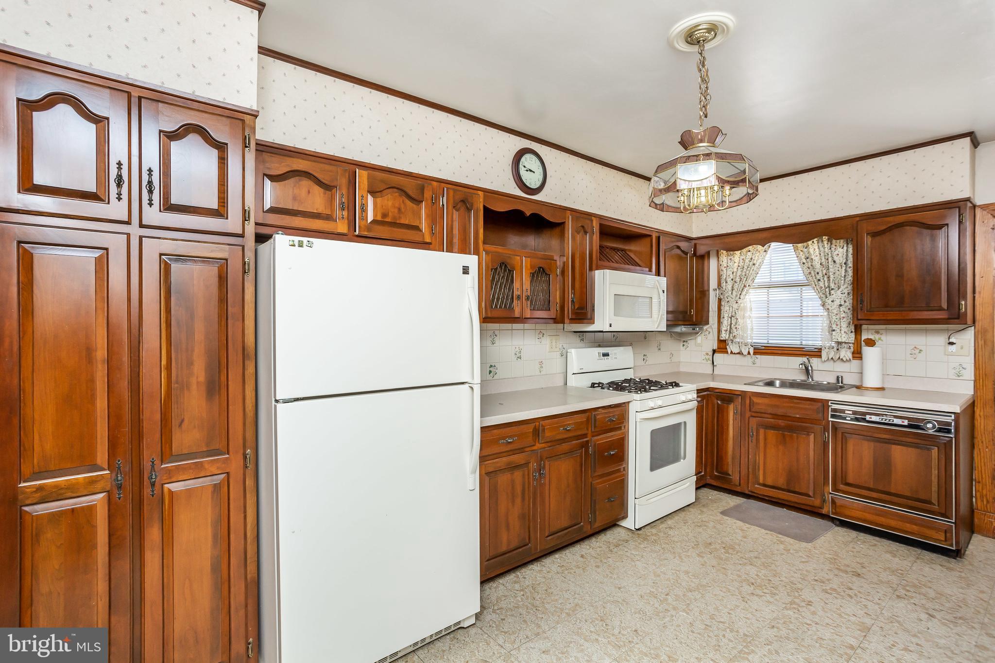 LOCUST POINT - Residential Lease