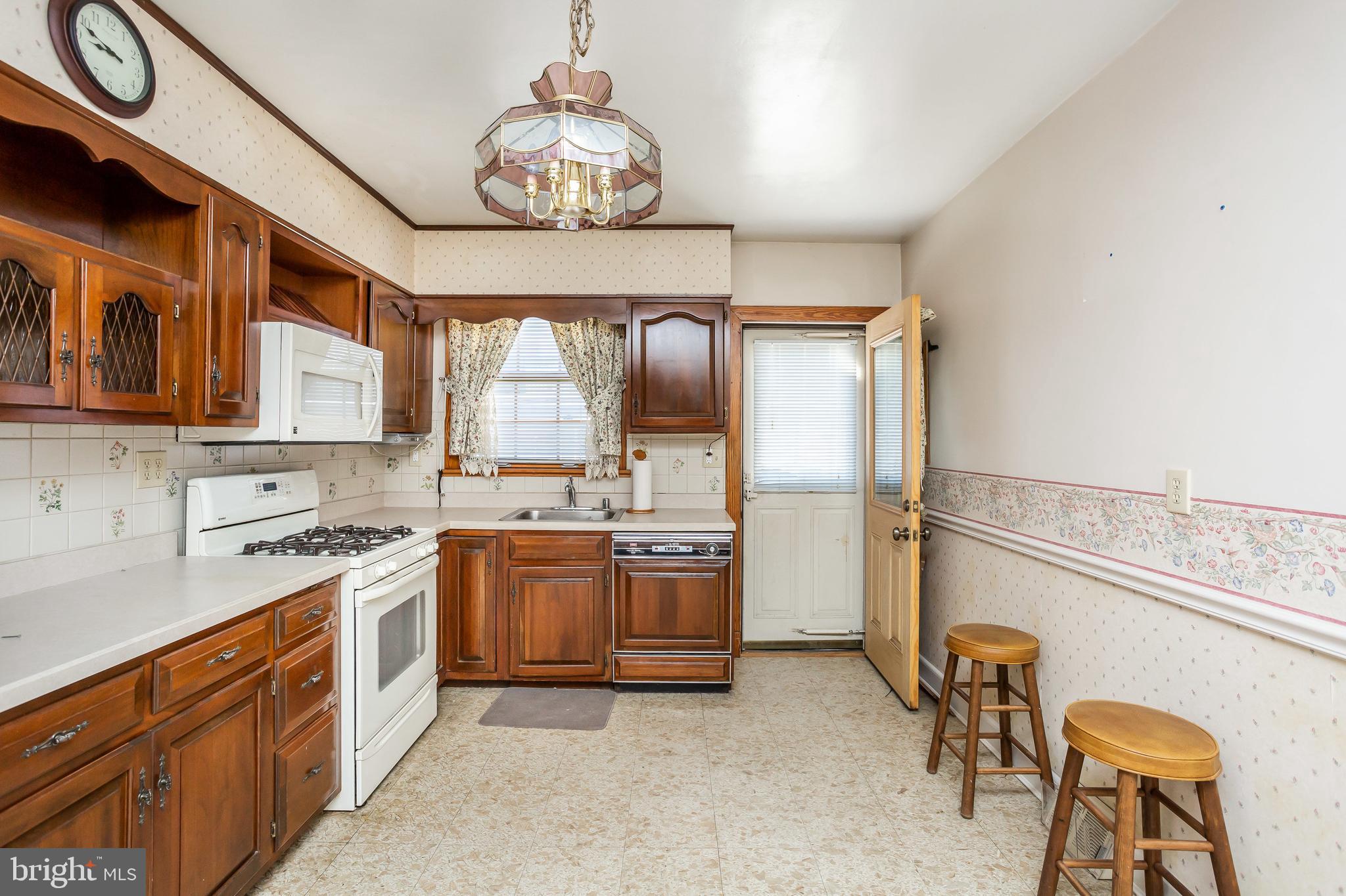 LOCUST POINT - Residential Lease