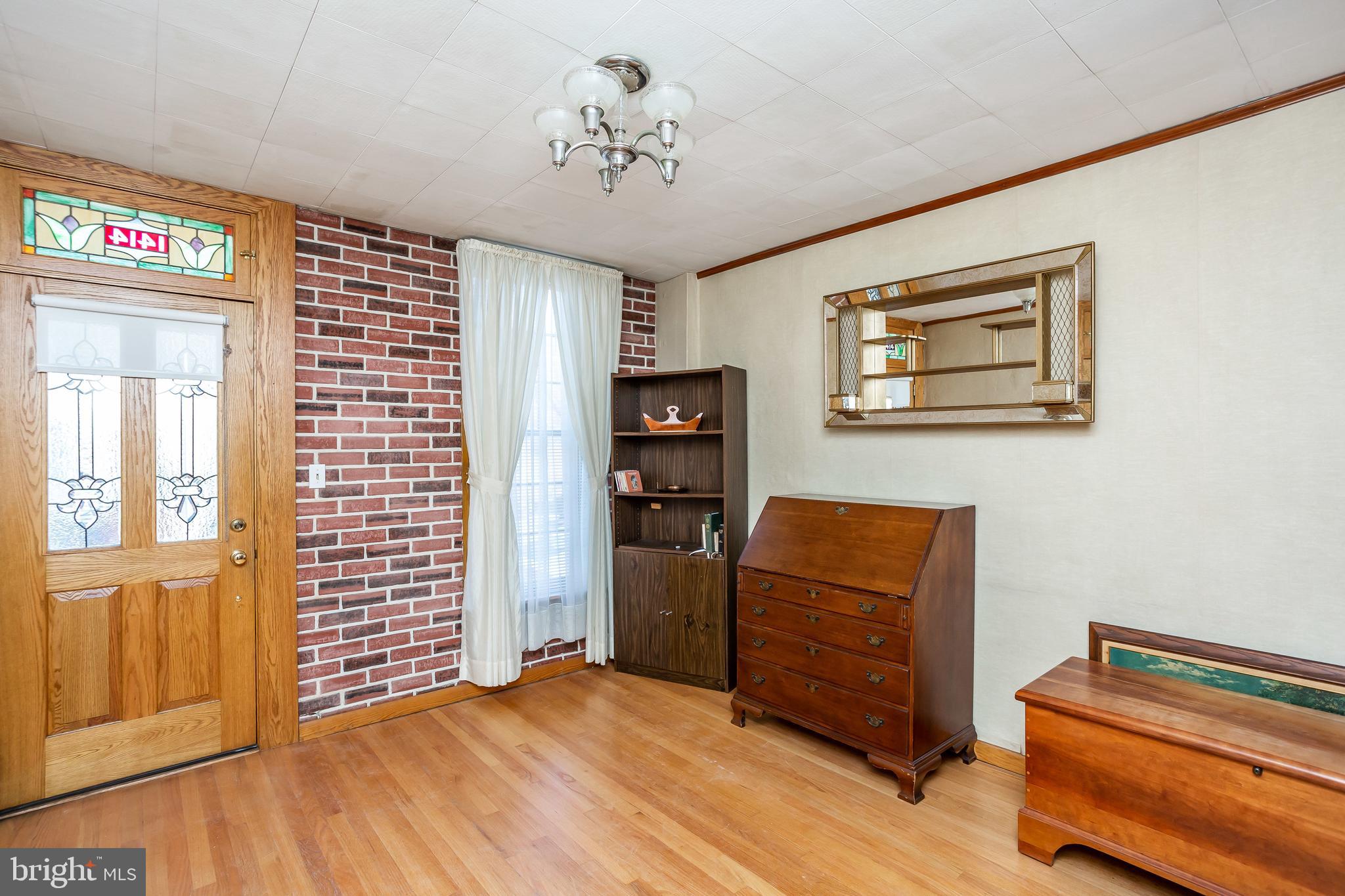 LOCUST POINT - Residential Lease