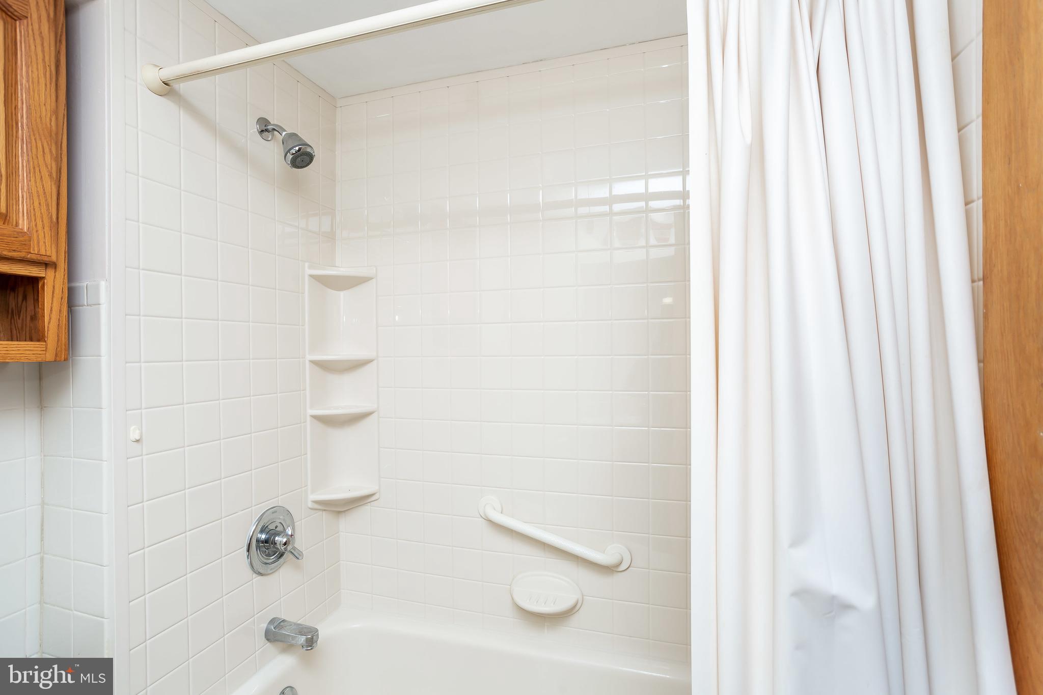 LOCUST POINT - Residential Lease