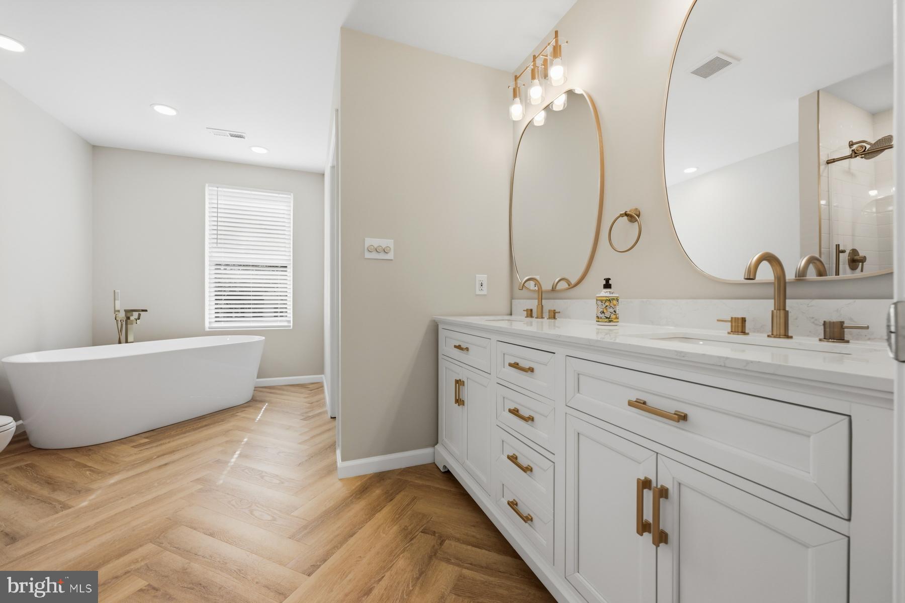 LOCH HAVEN - Residential