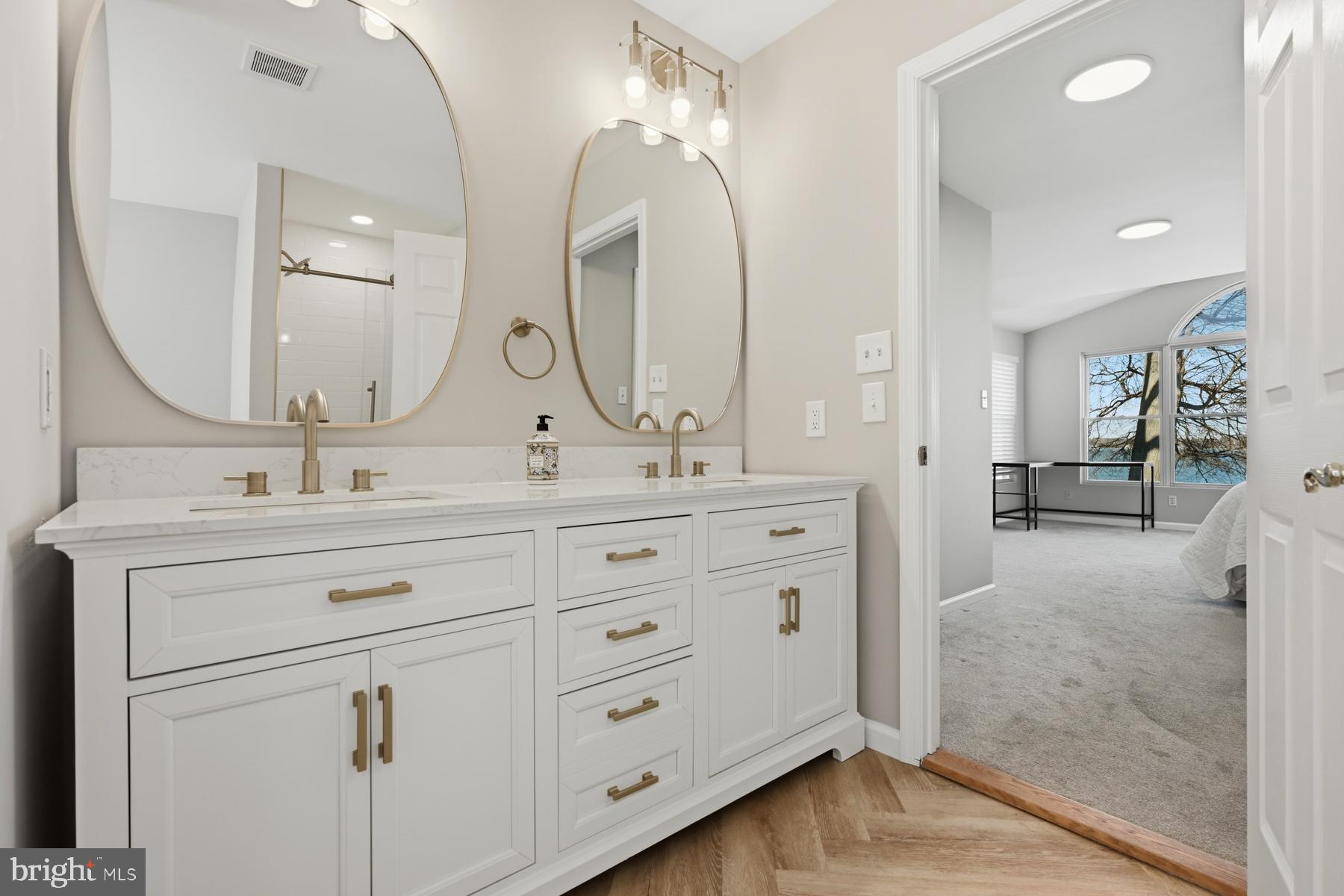 LOCH HAVEN - Residential