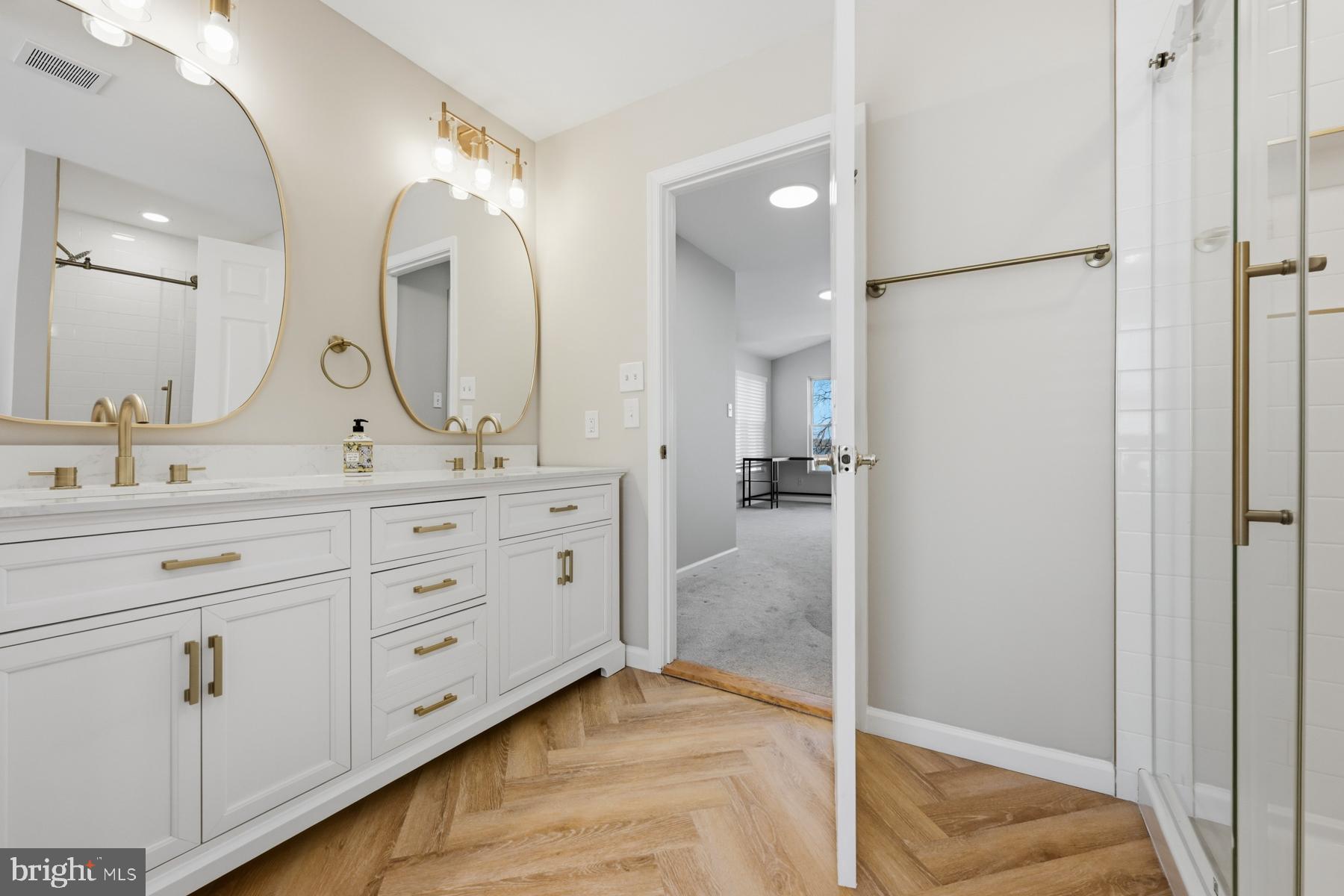 LOCH HAVEN - Residential